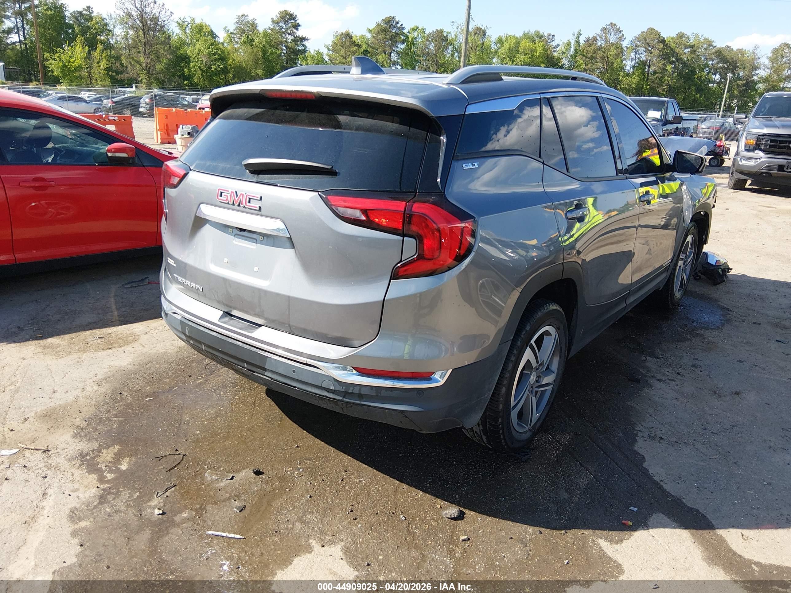 GMC TERRAIN image 4