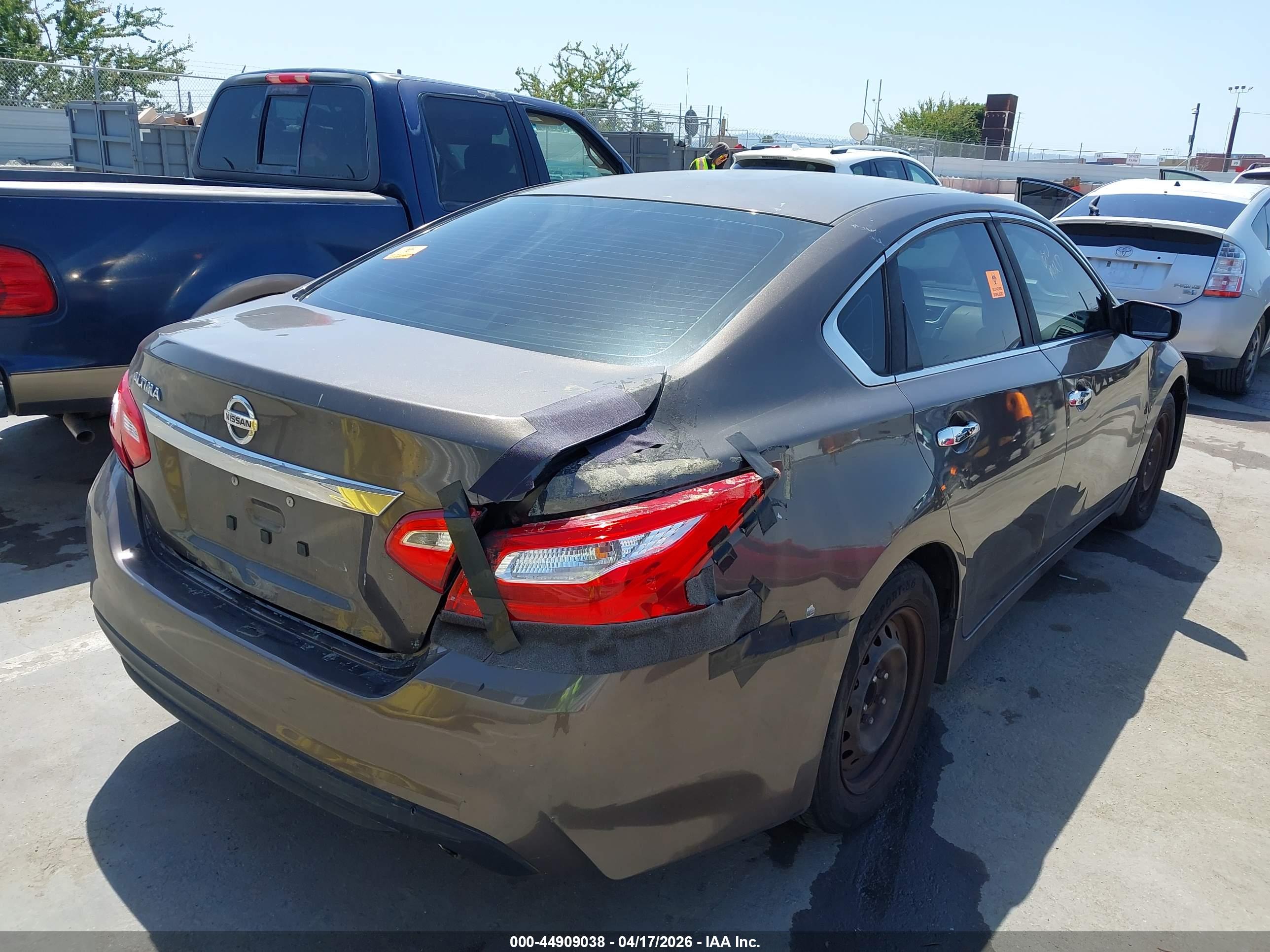 NISSAN ALTIMA image 6