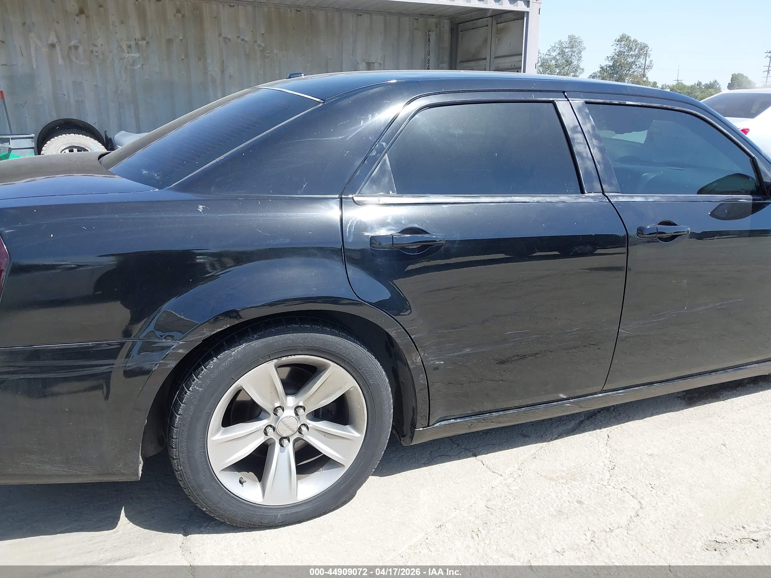CHRYSLER 300C image 6