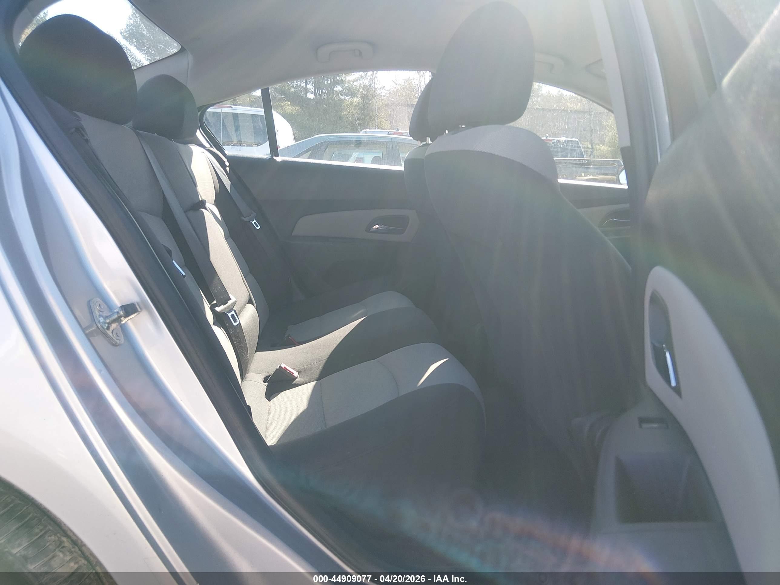 CHEVROLET CRUZE image 8