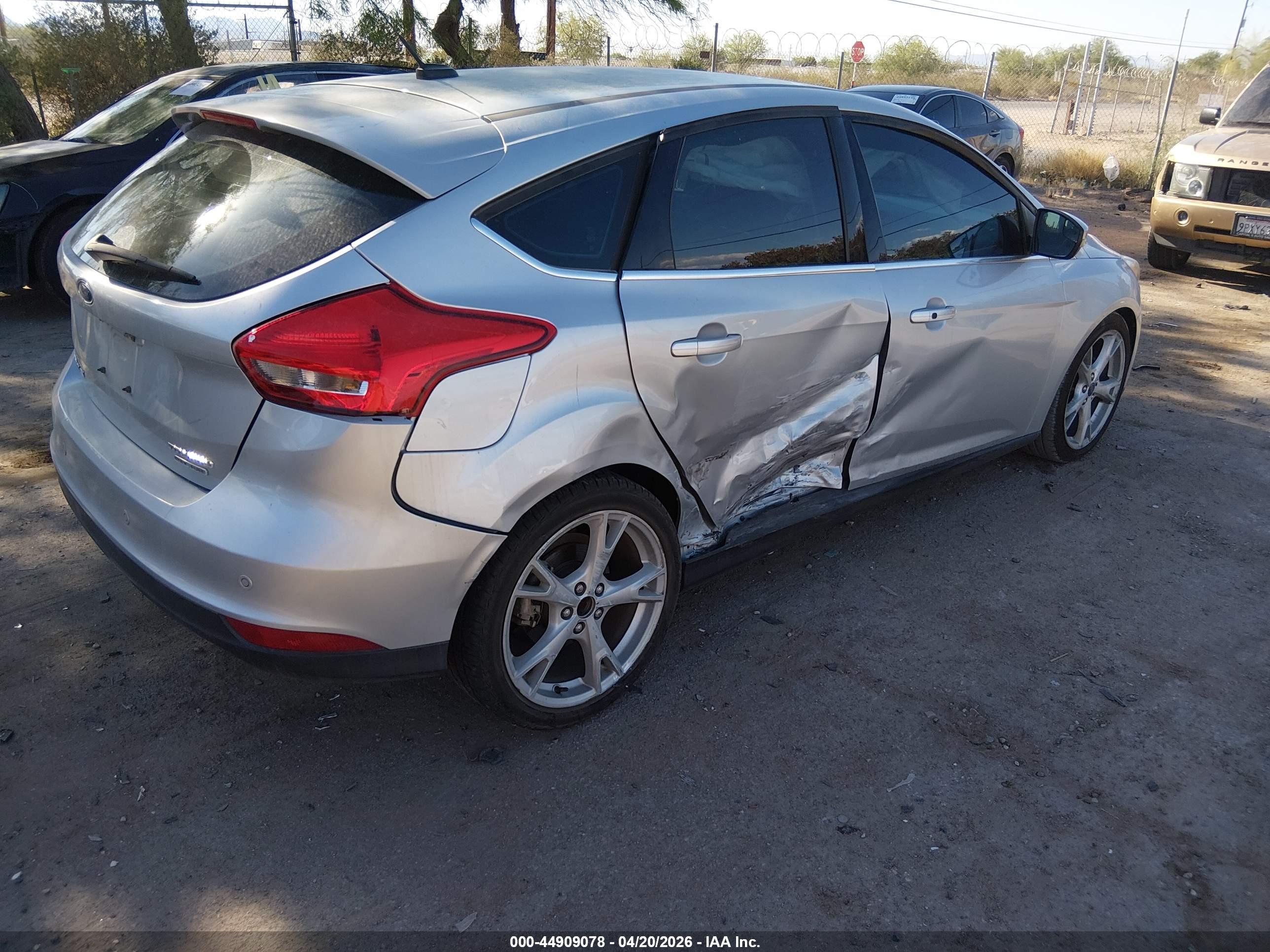 FORD FOCUS image 4