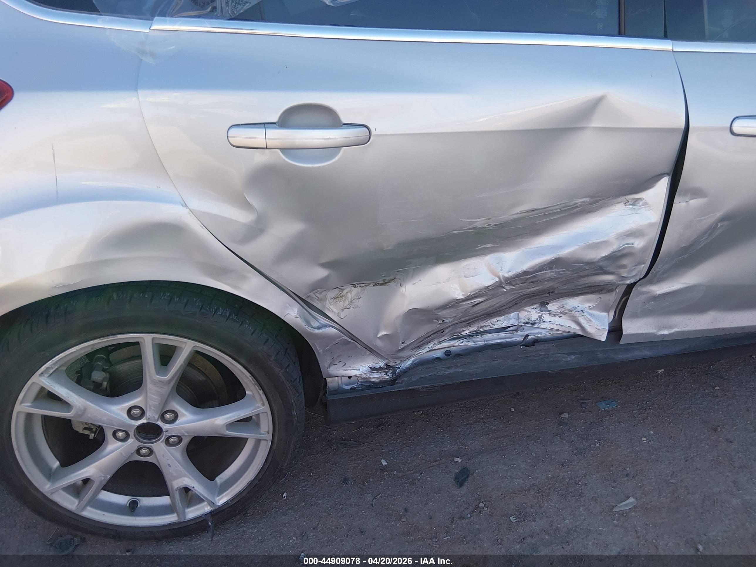 FORD FOCUS image 6