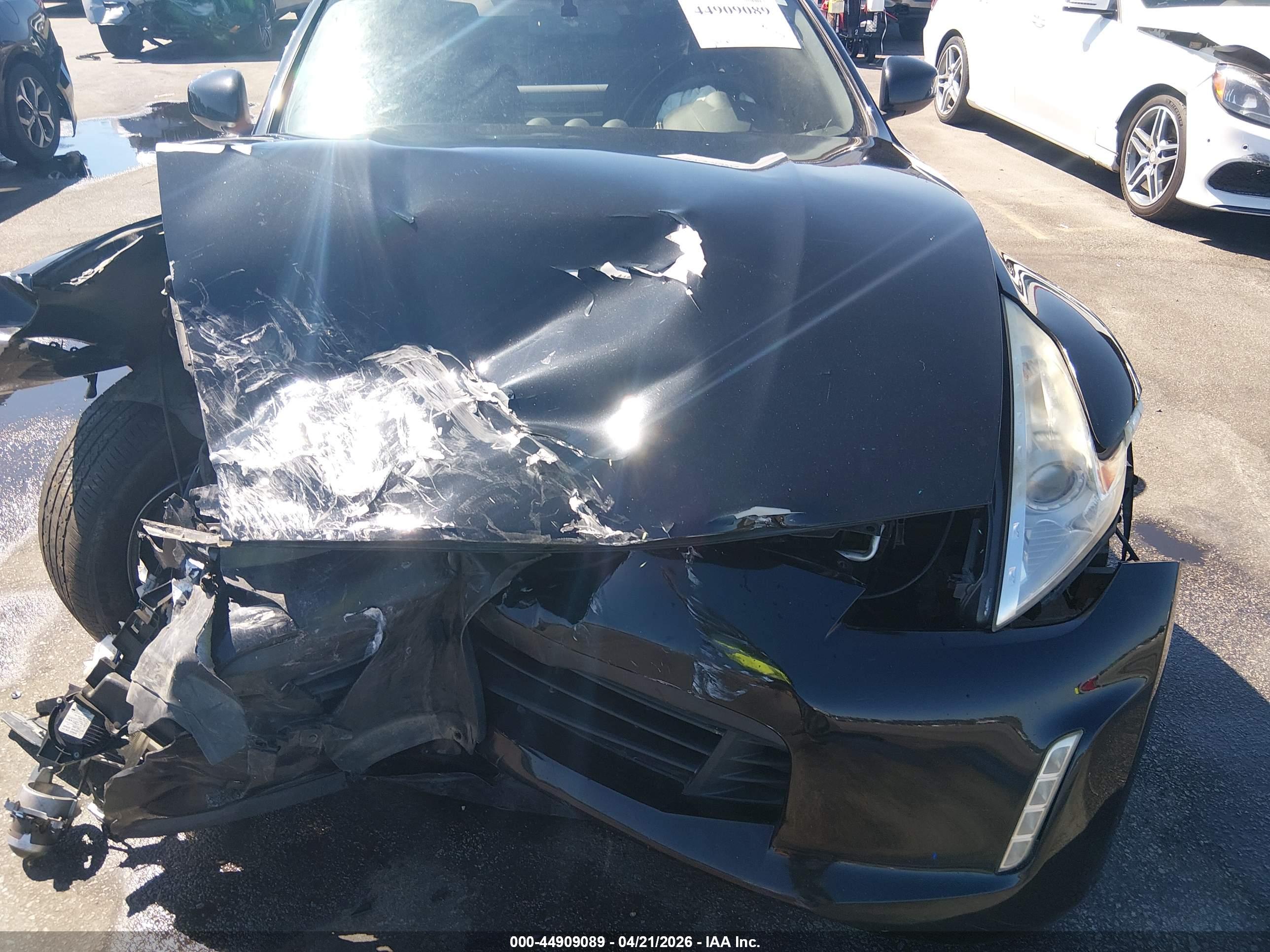 NISSAN 370Z image 6