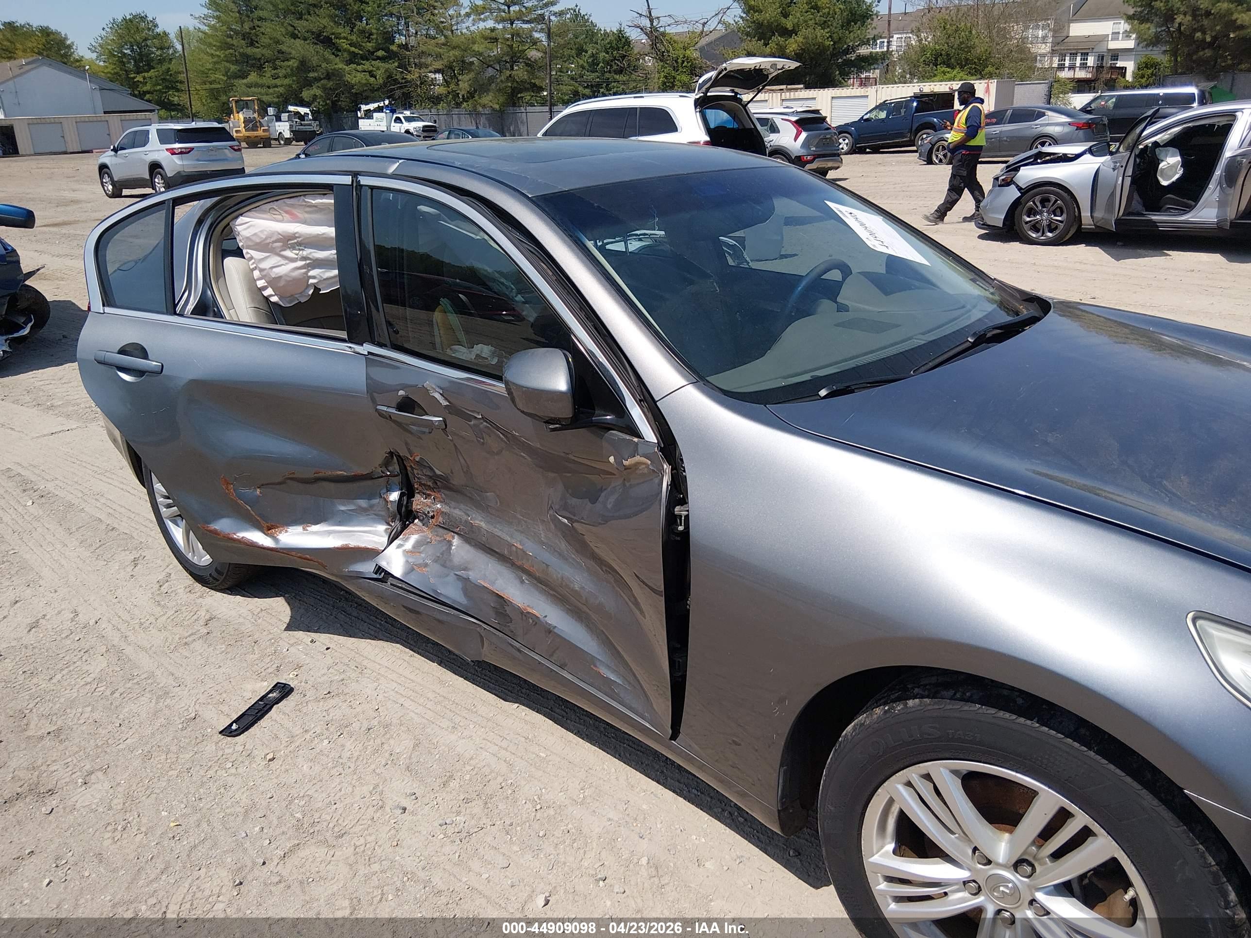 INFINITI G37X image 6