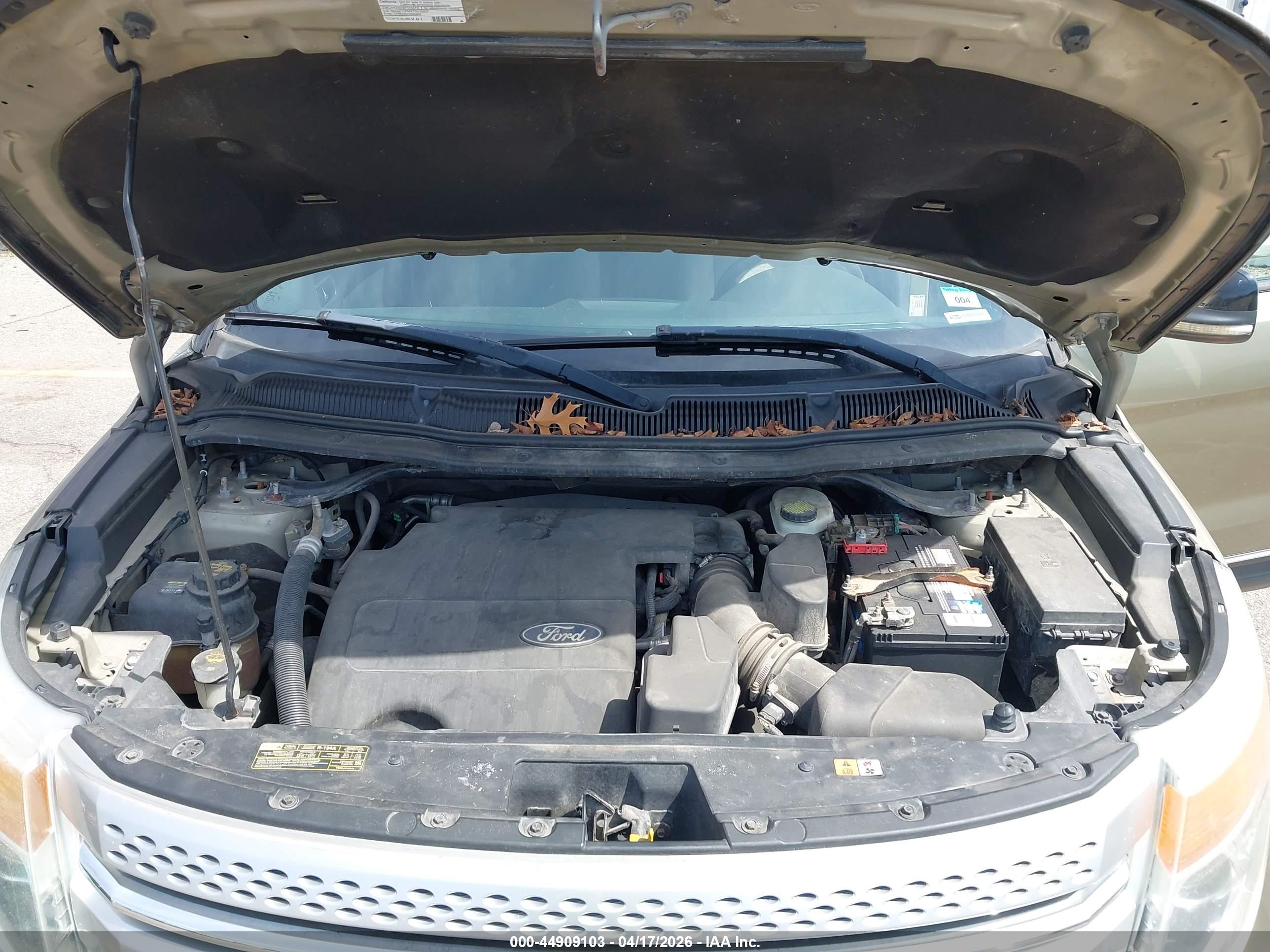 FORD EXPLORER image 10