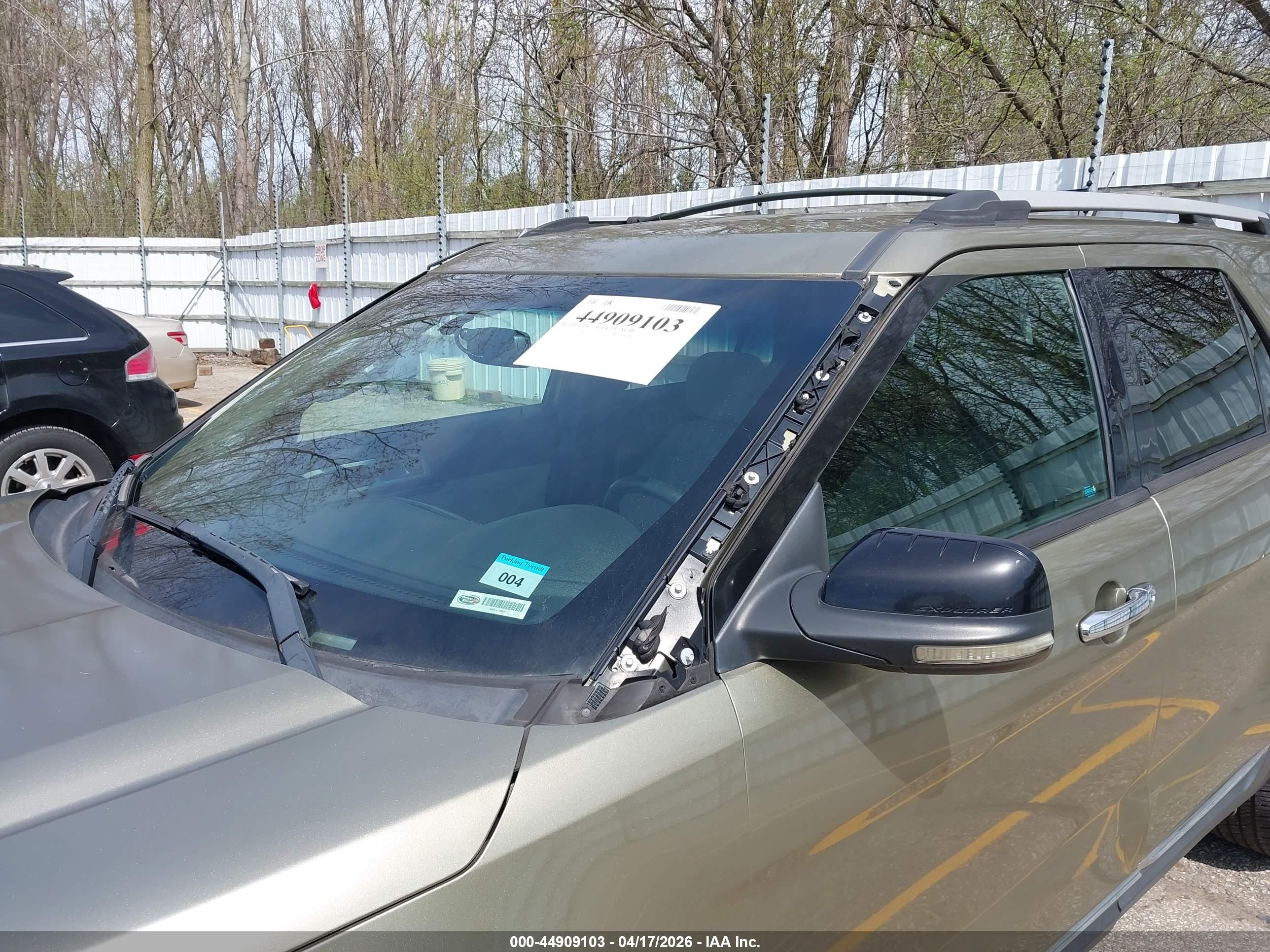 FORD EXPLORER image 6