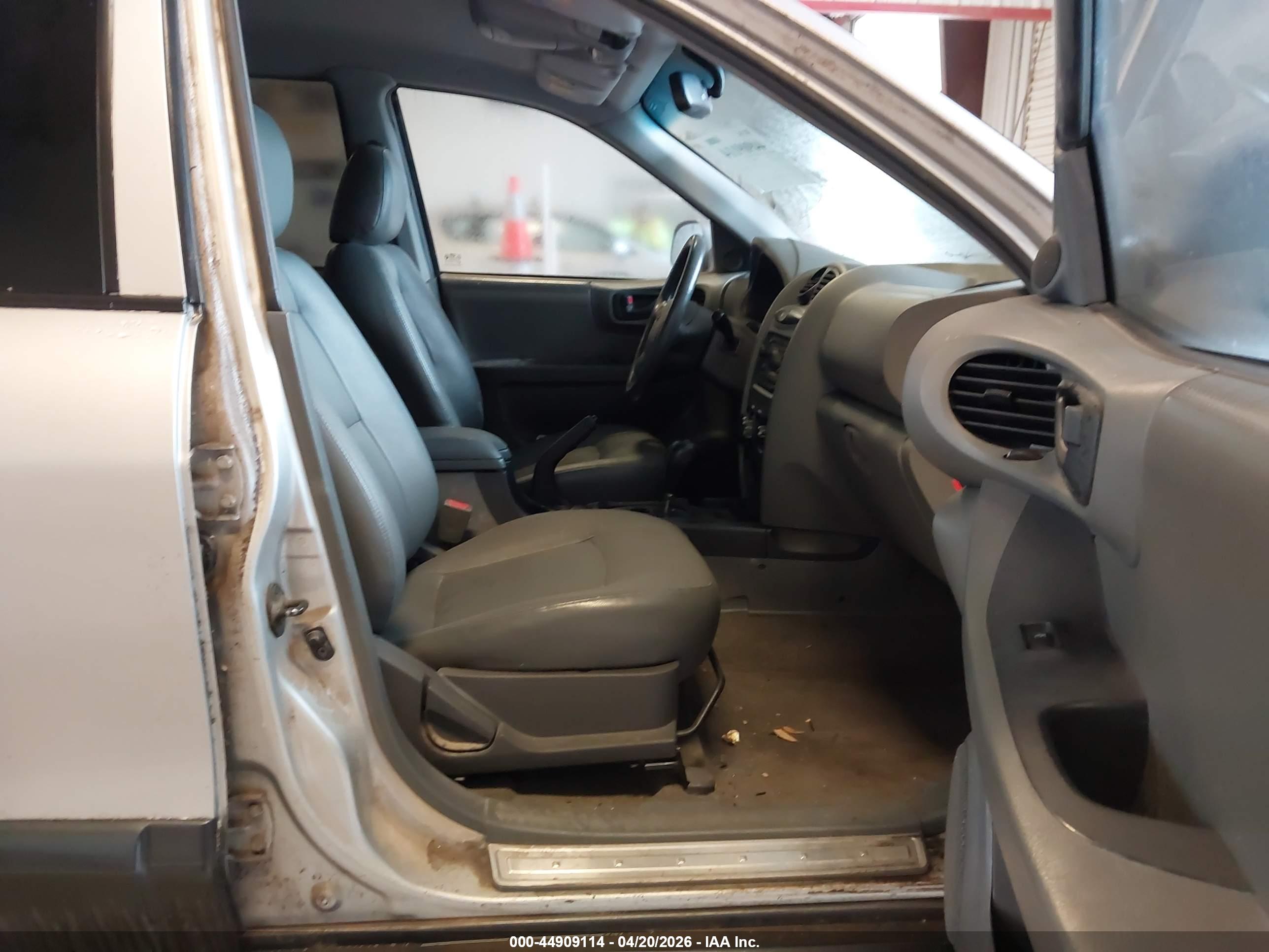 HYUNDAI SANTA image 5