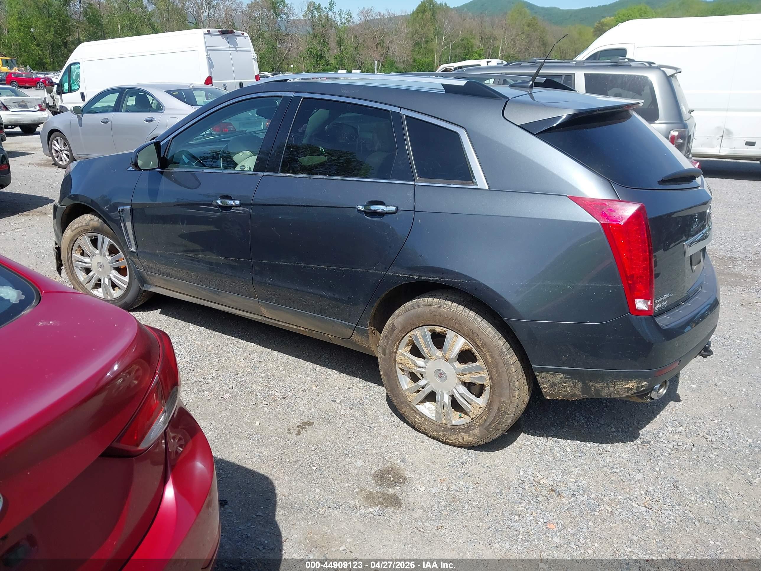 CADILLAC SRX image 3
