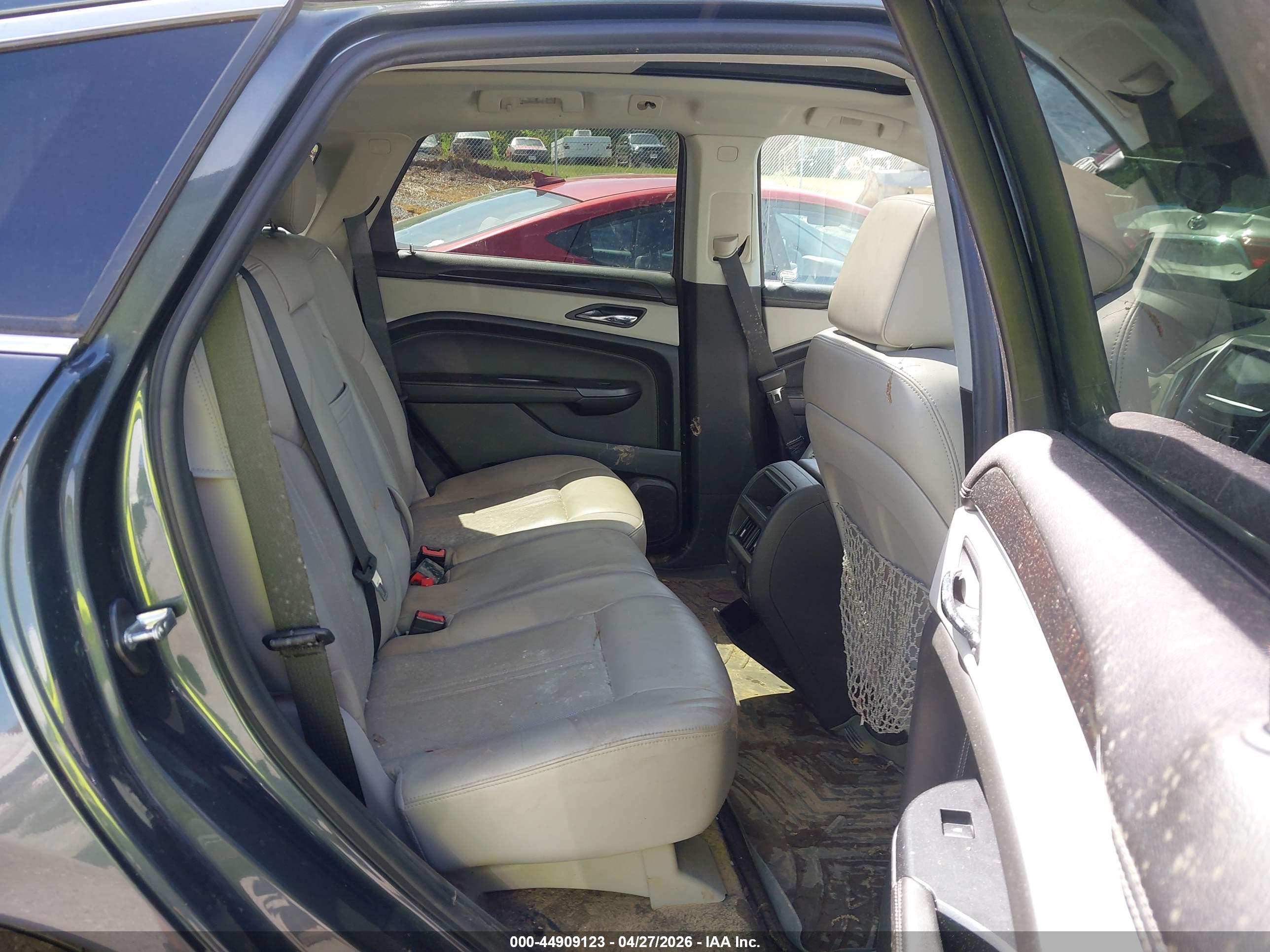 CADILLAC SRX image 8