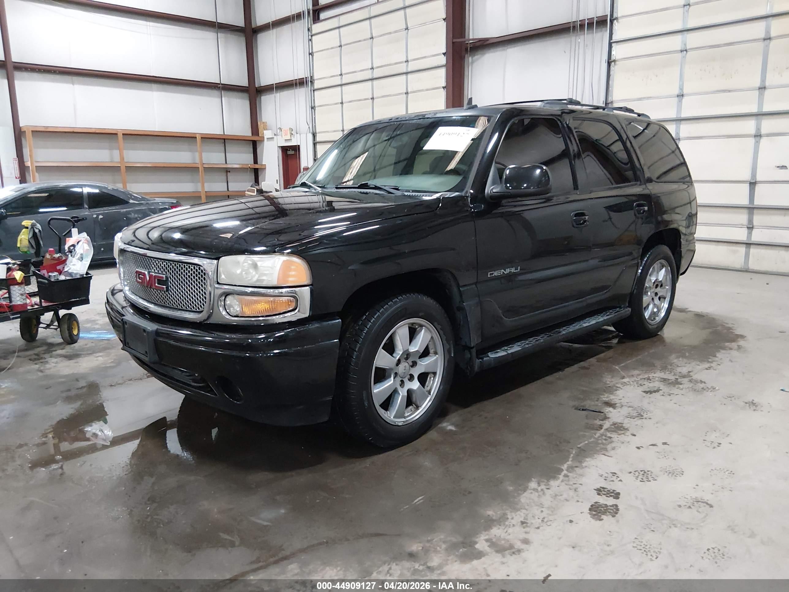 GMC YUKON image 2