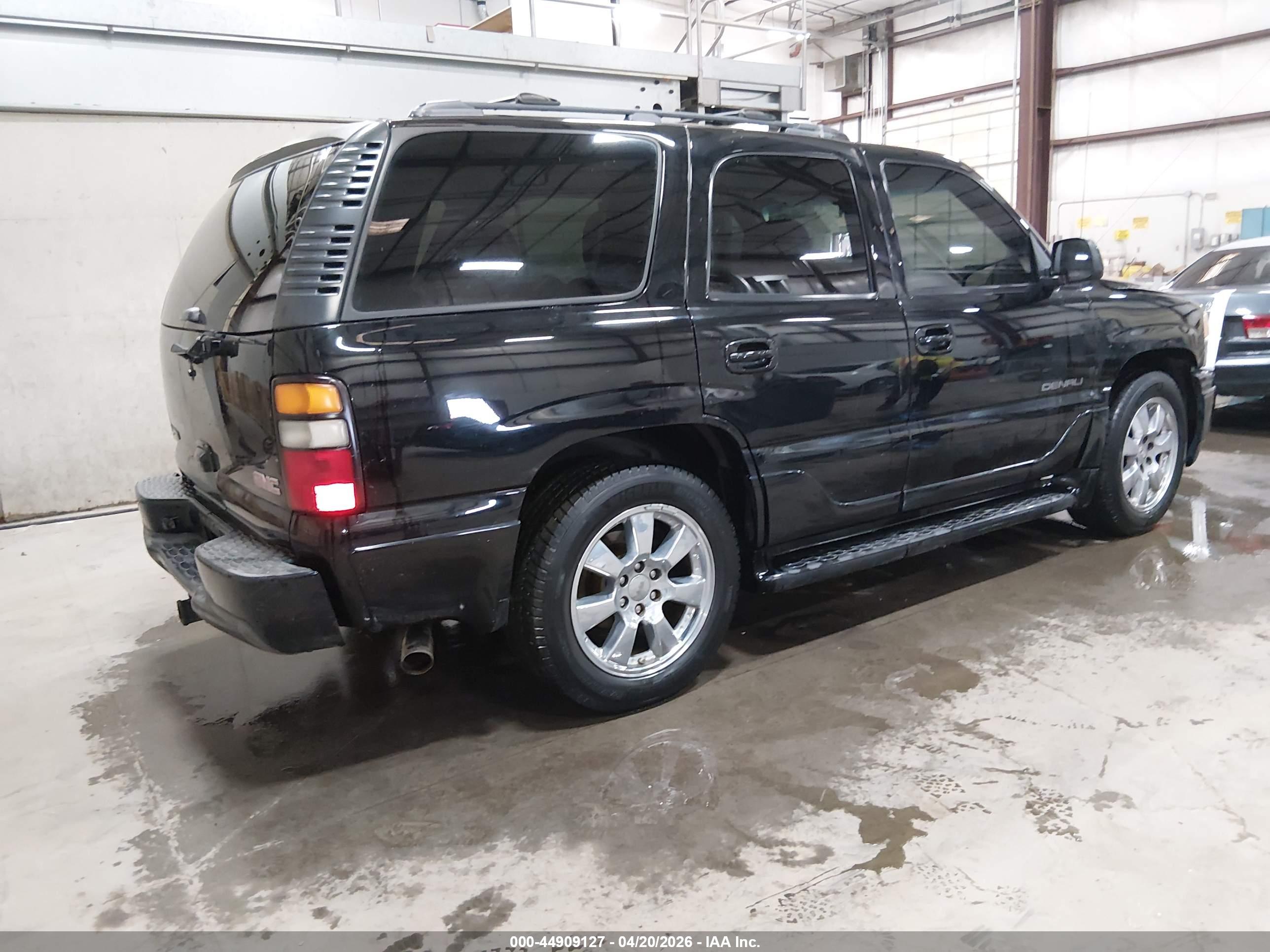 GMC YUKON image 4