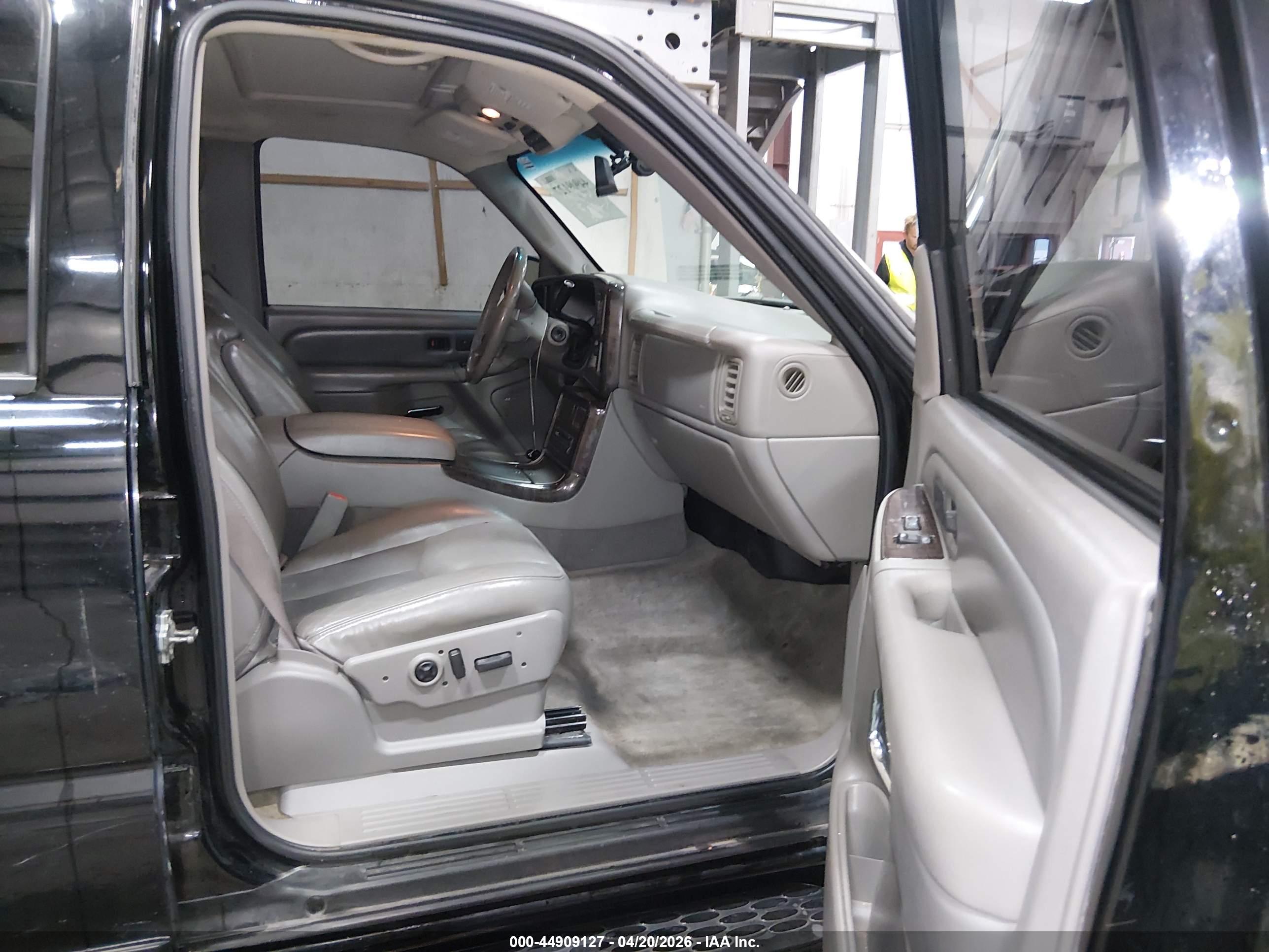 GMC YUKON image 5