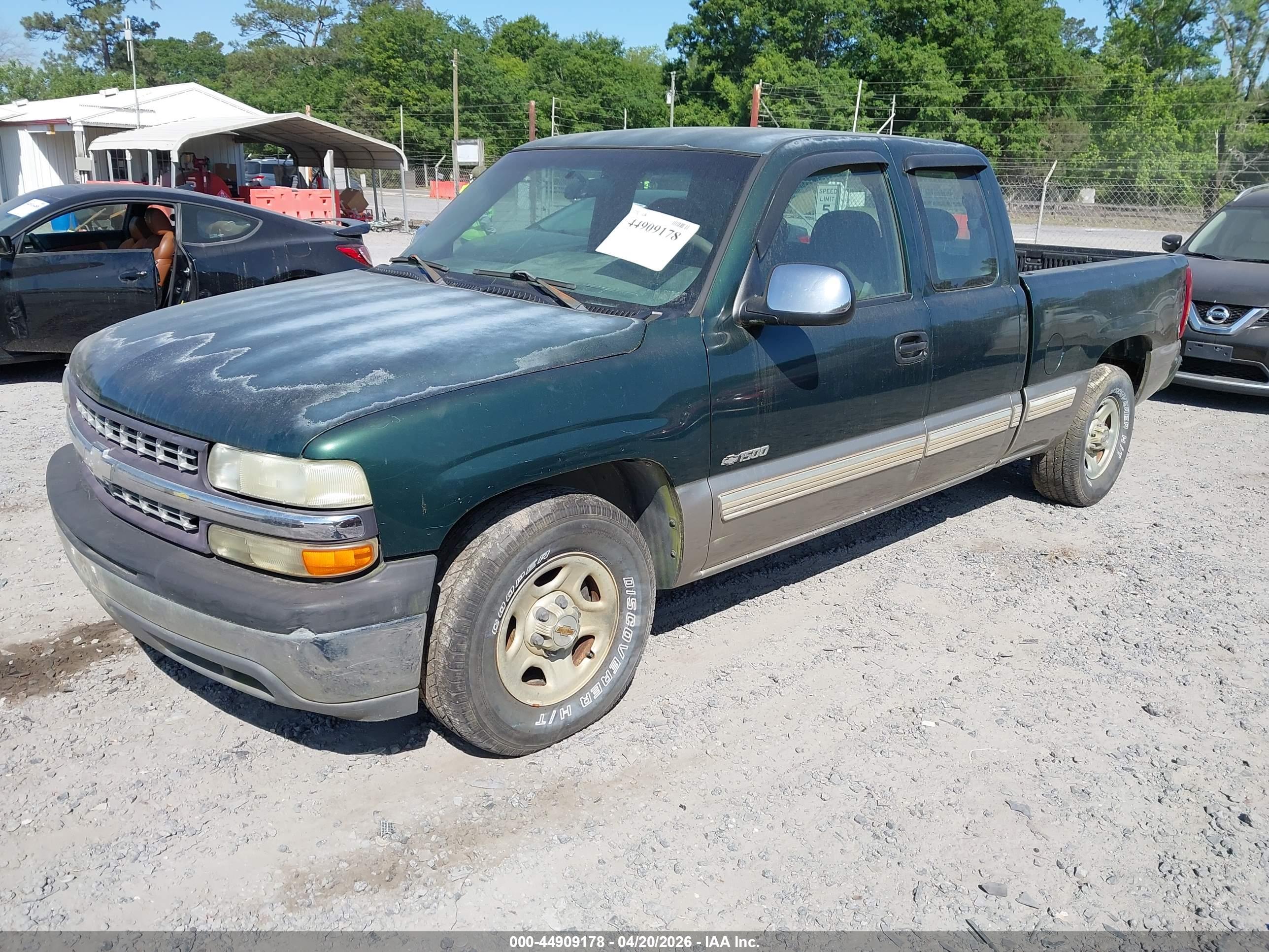 CHEVROLET SILVERADO image 2
