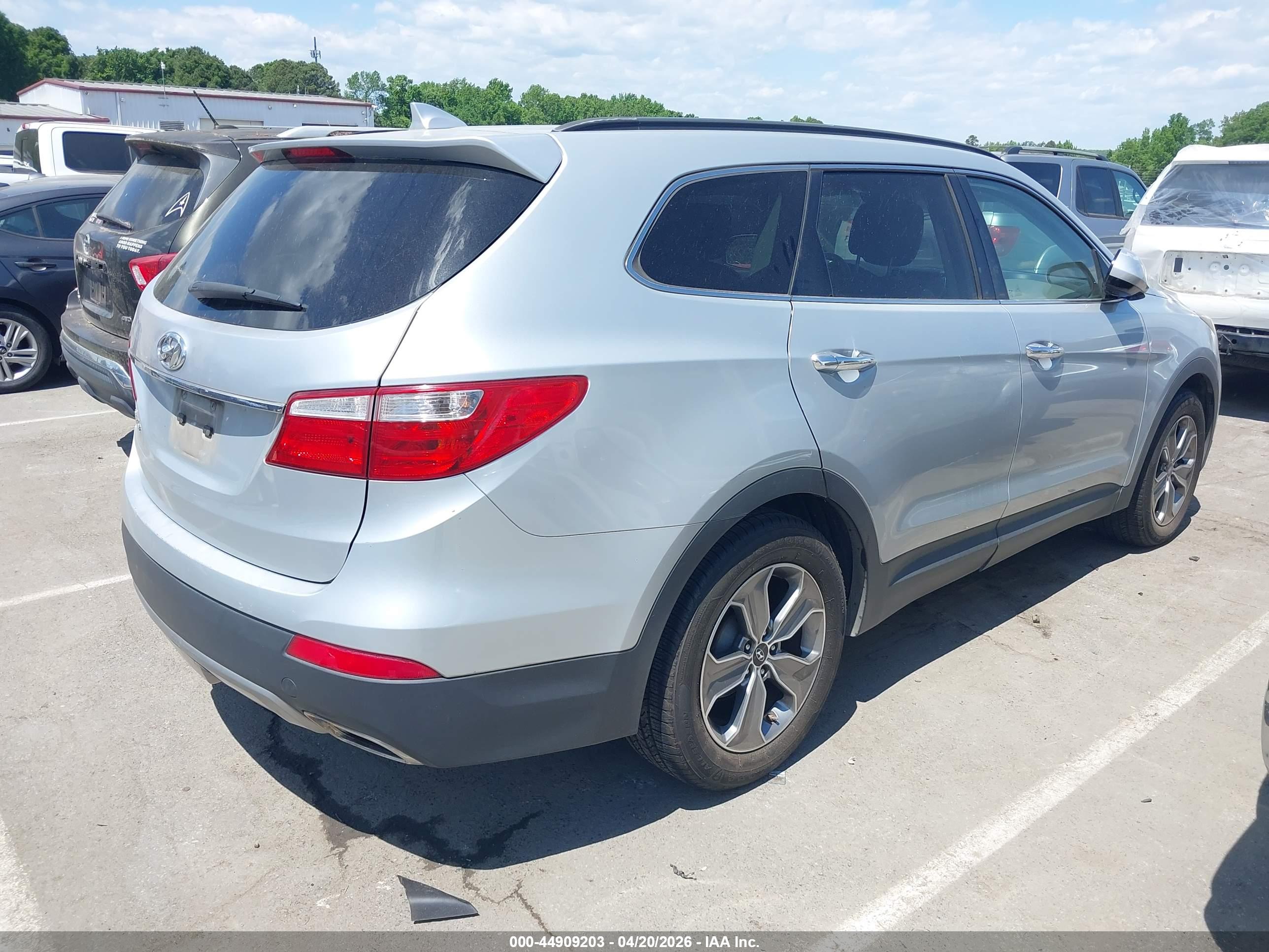 HYUNDAI SANTA image 4