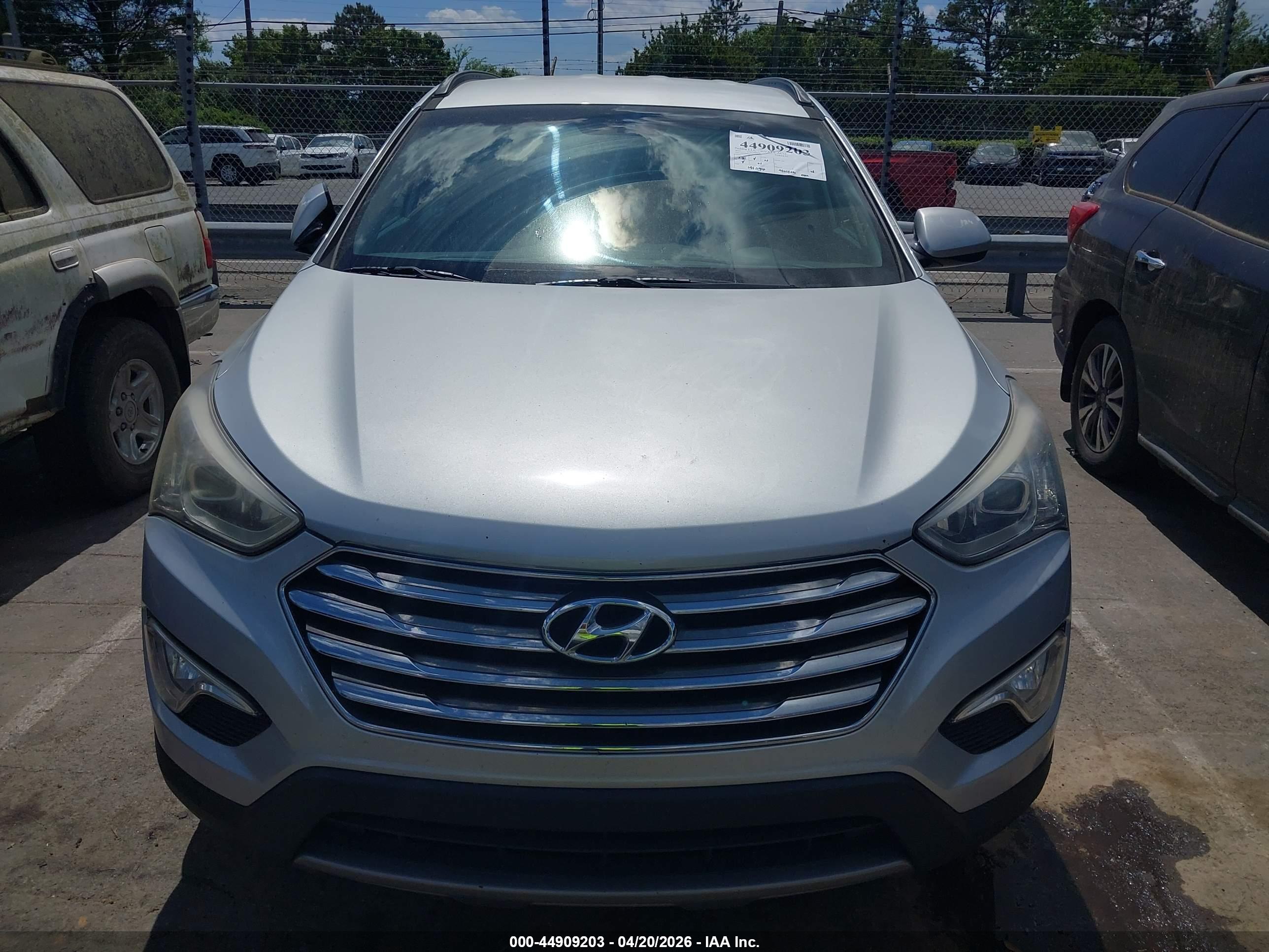 HYUNDAI SANTA image 6