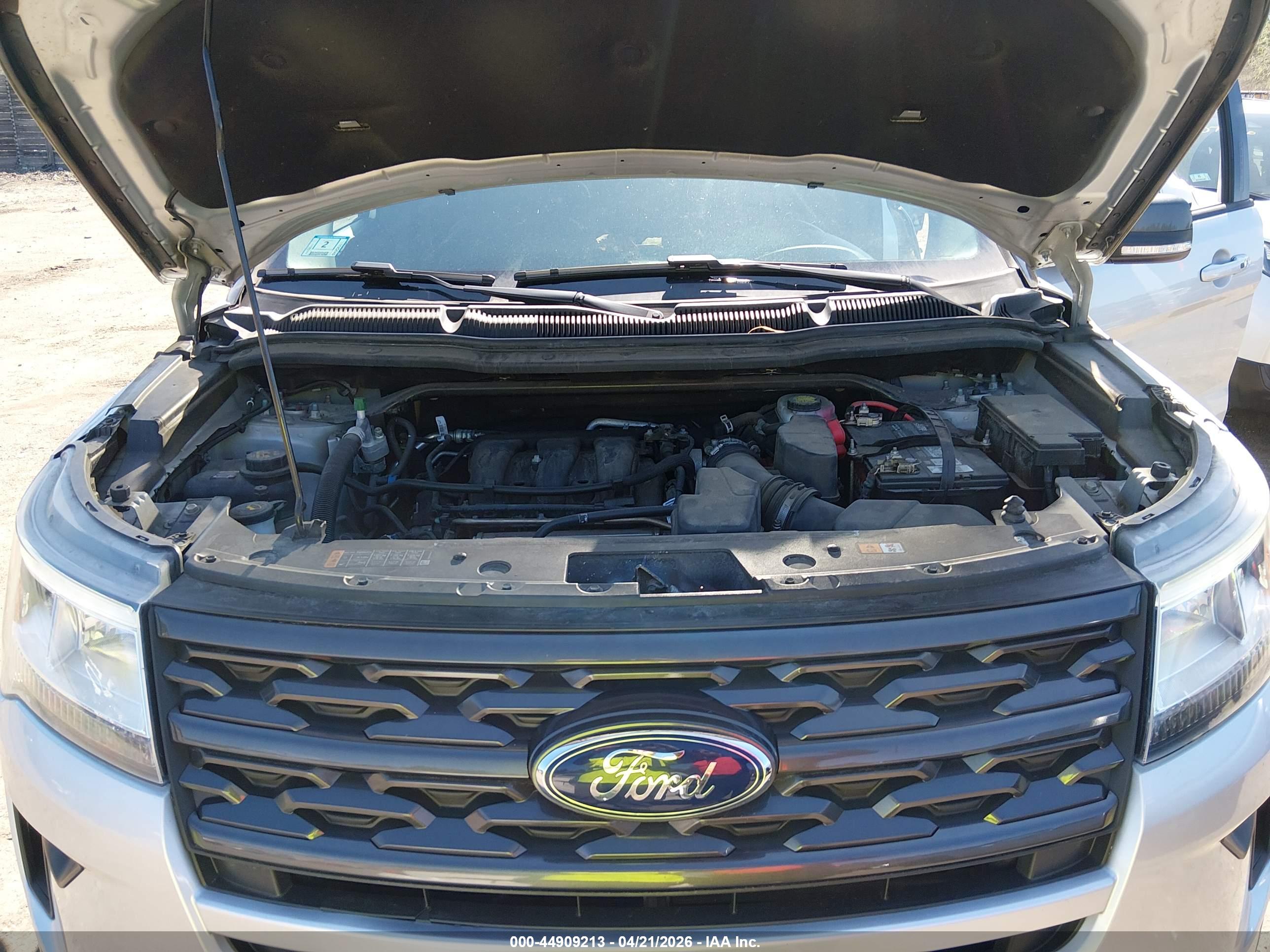 FORD EXPLORER image 10