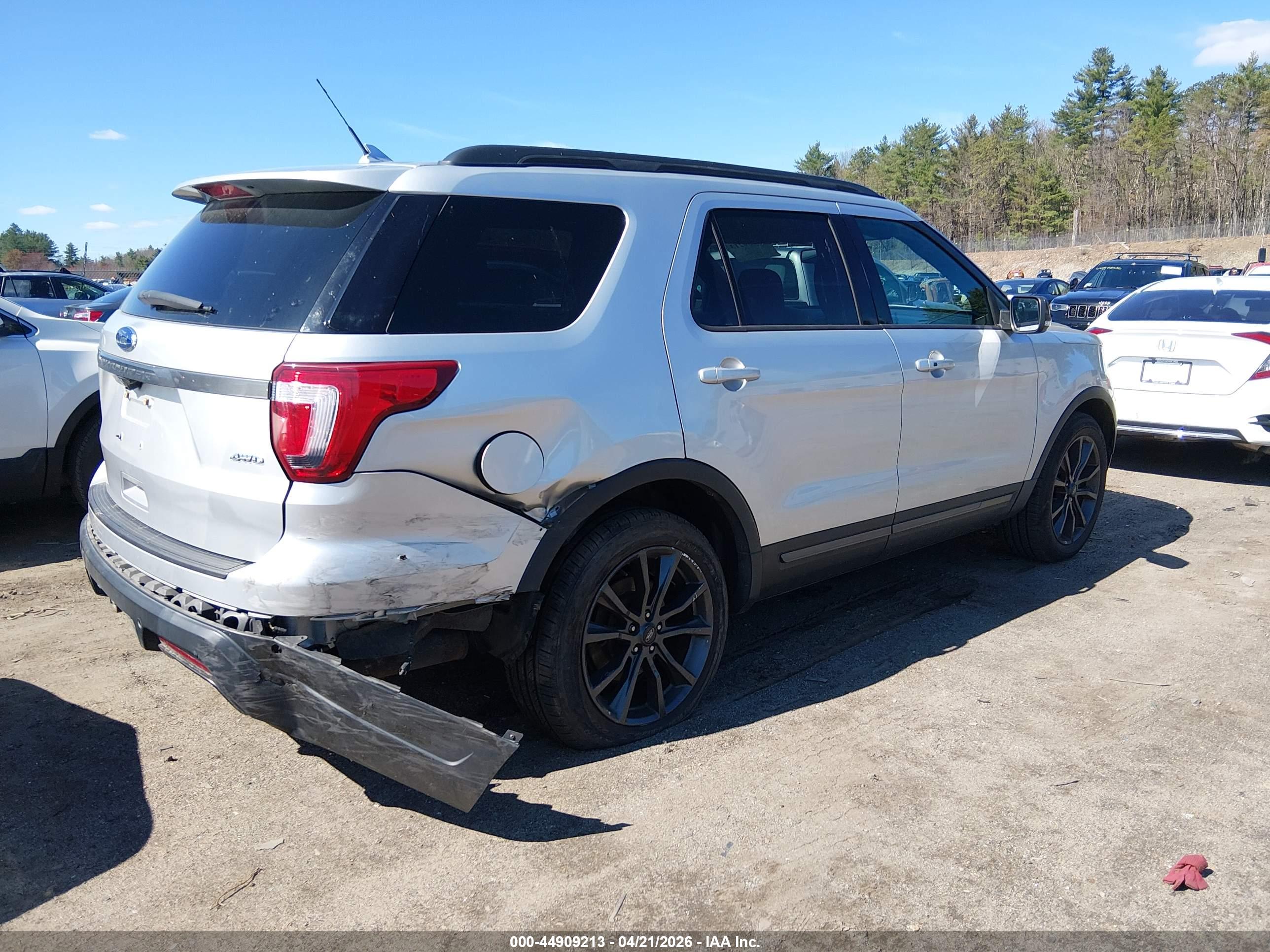 FORD EXPLORER image 4