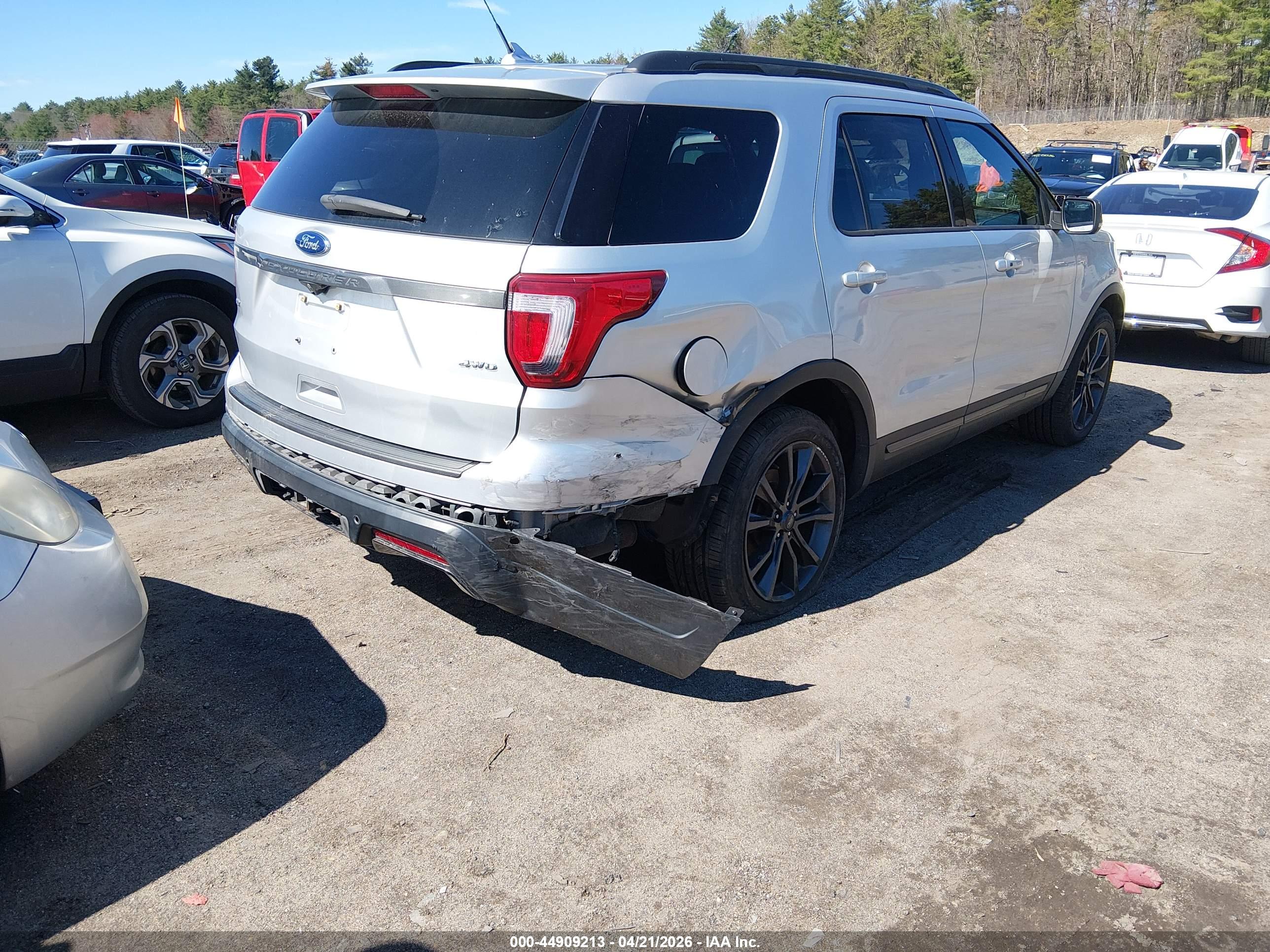 FORD EXPLORER image 6