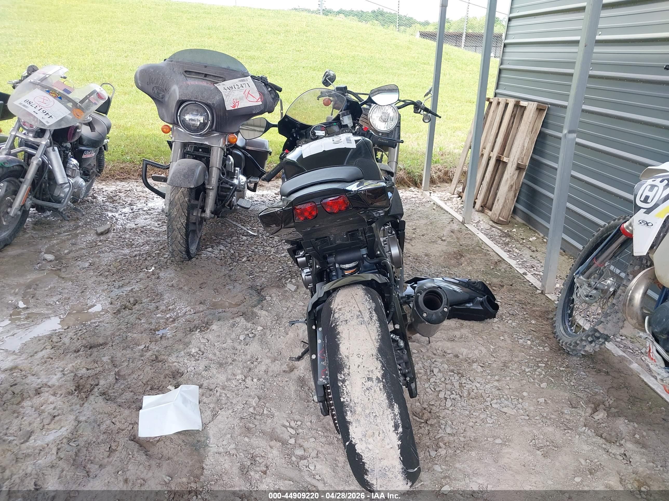 SUZUKI GSX-R750 image 6