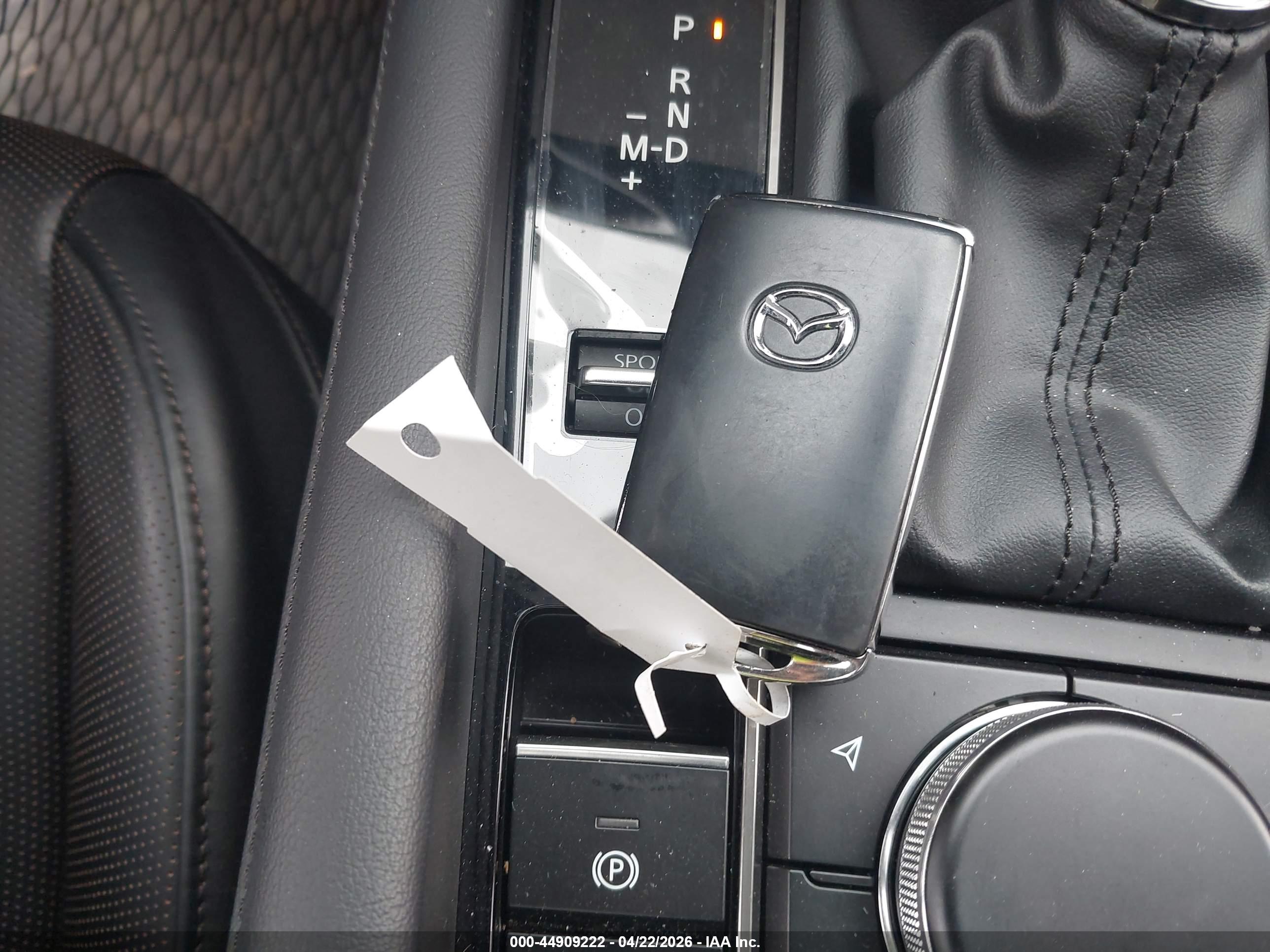 MAZDA MAZDA3 image 11