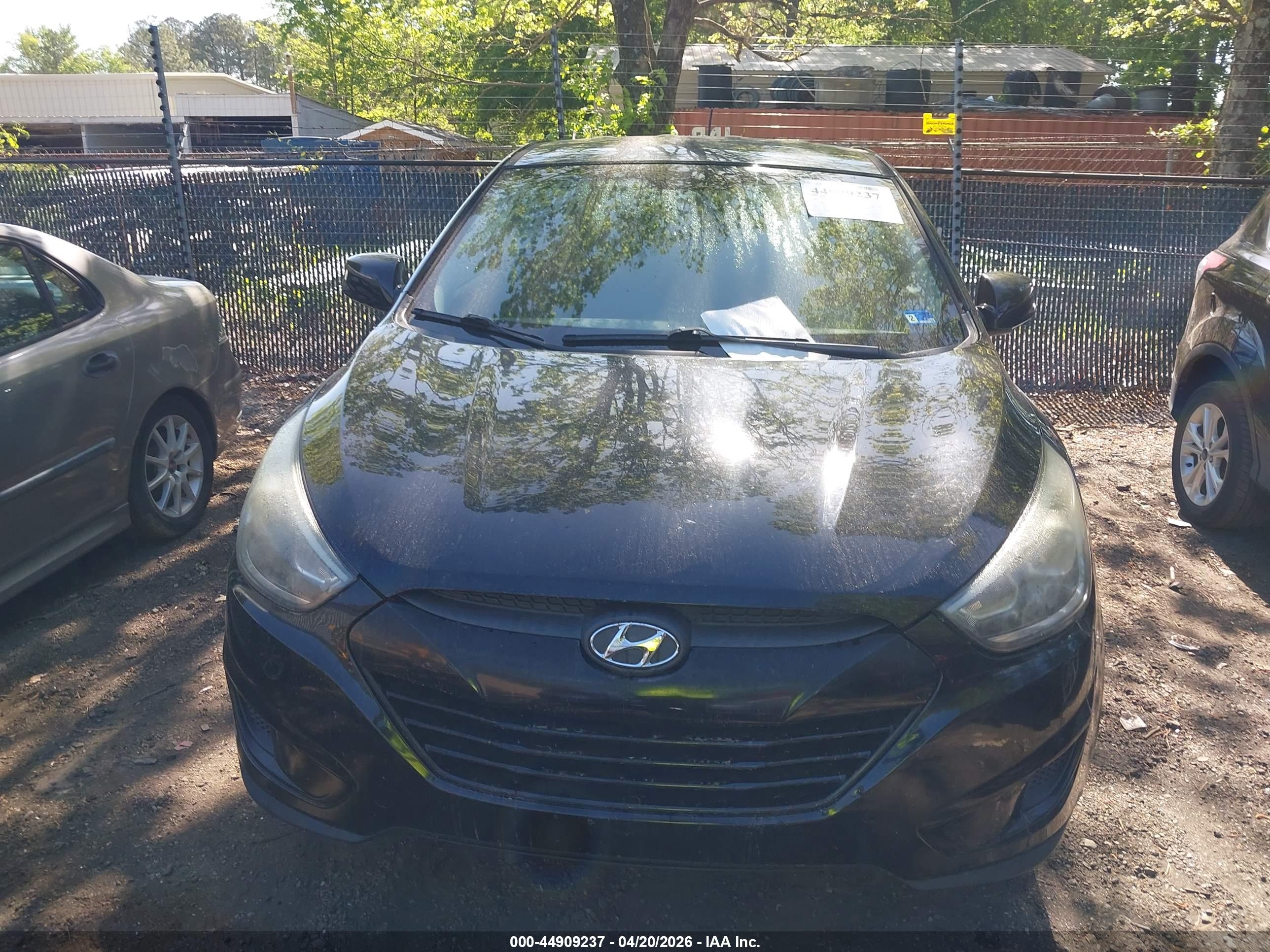 HYUNDAI TUCSON image 6