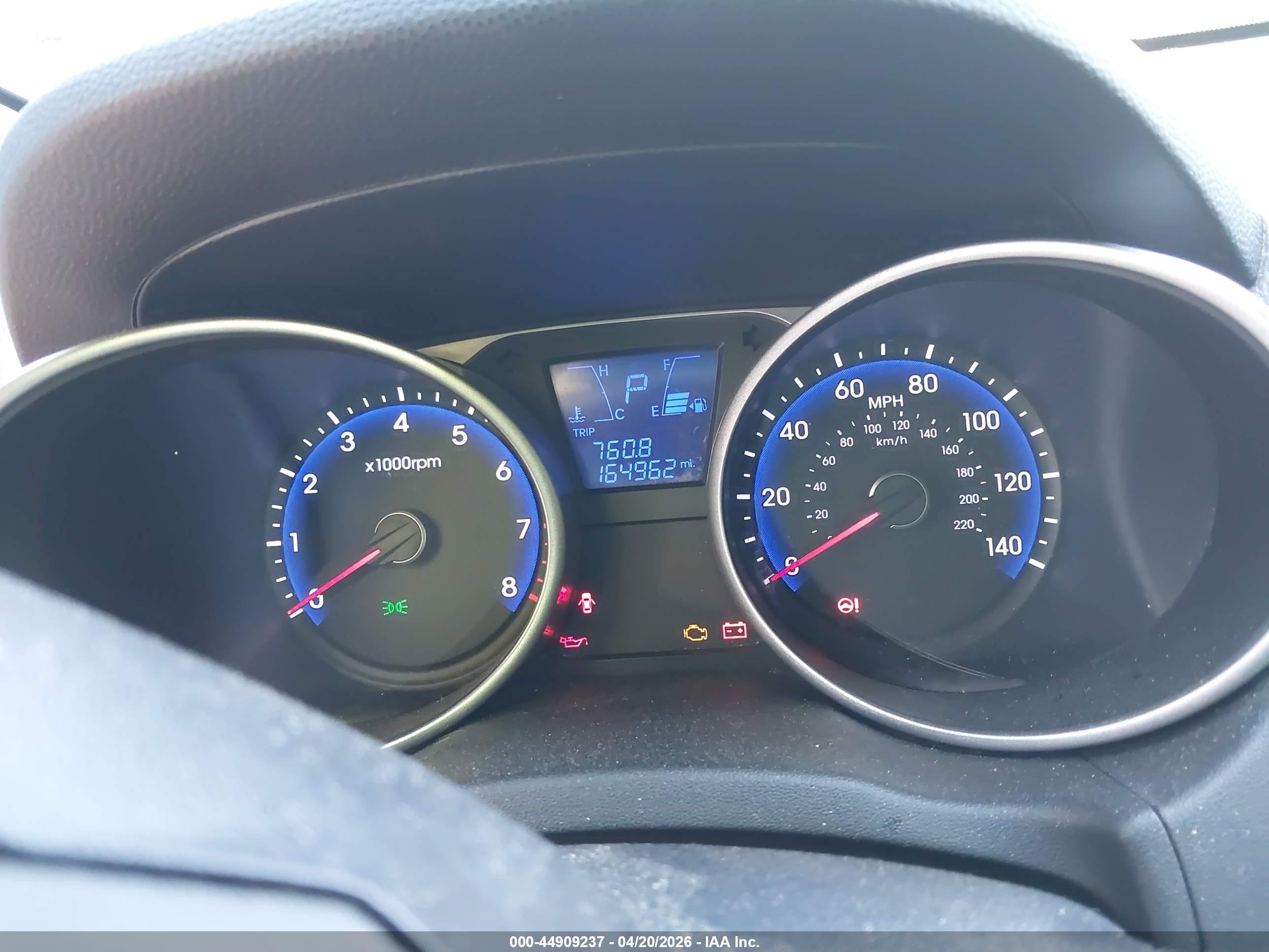 HYUNDAI TUCSON image 7
