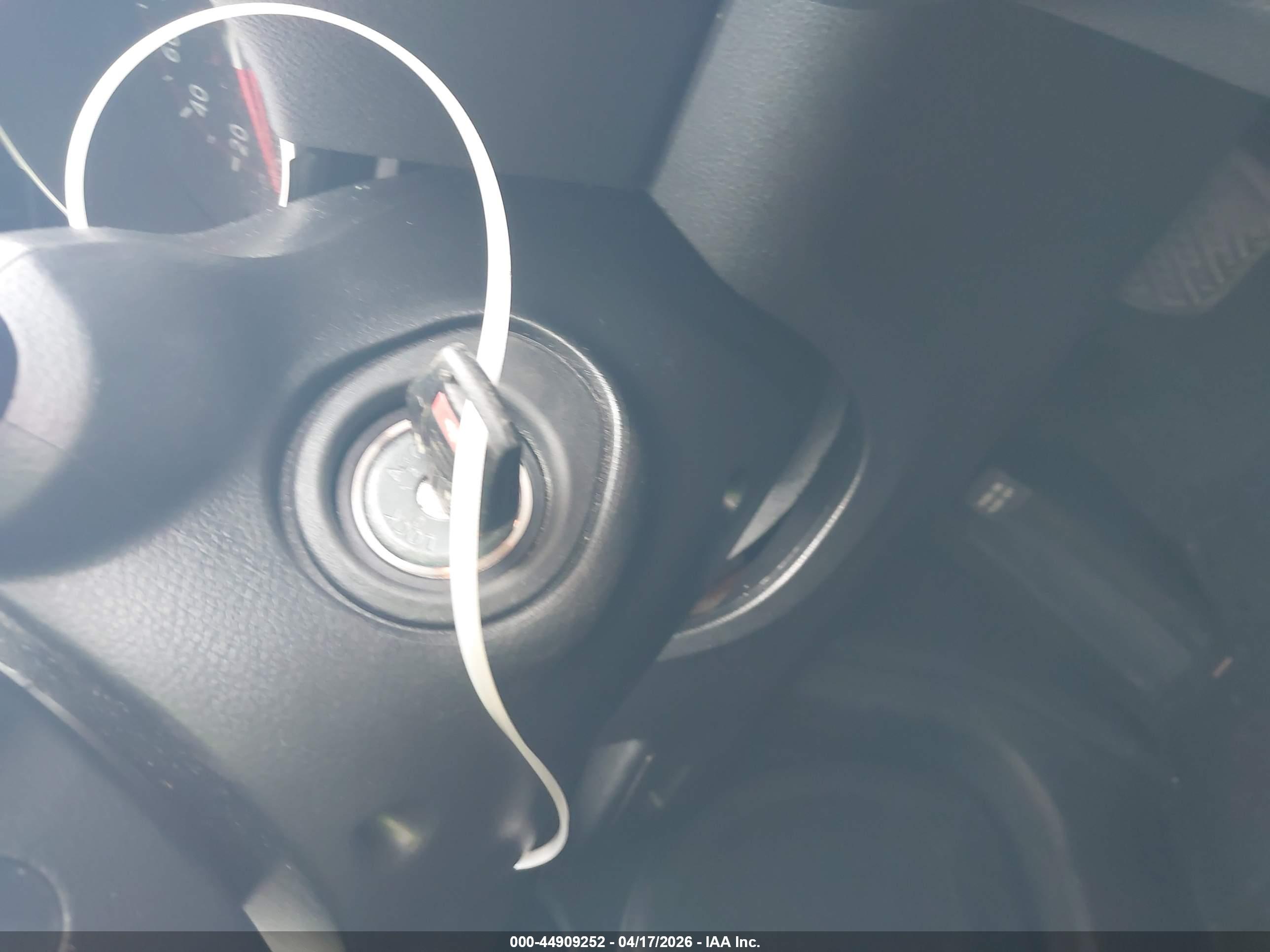 NISSAN ROGUE image 11