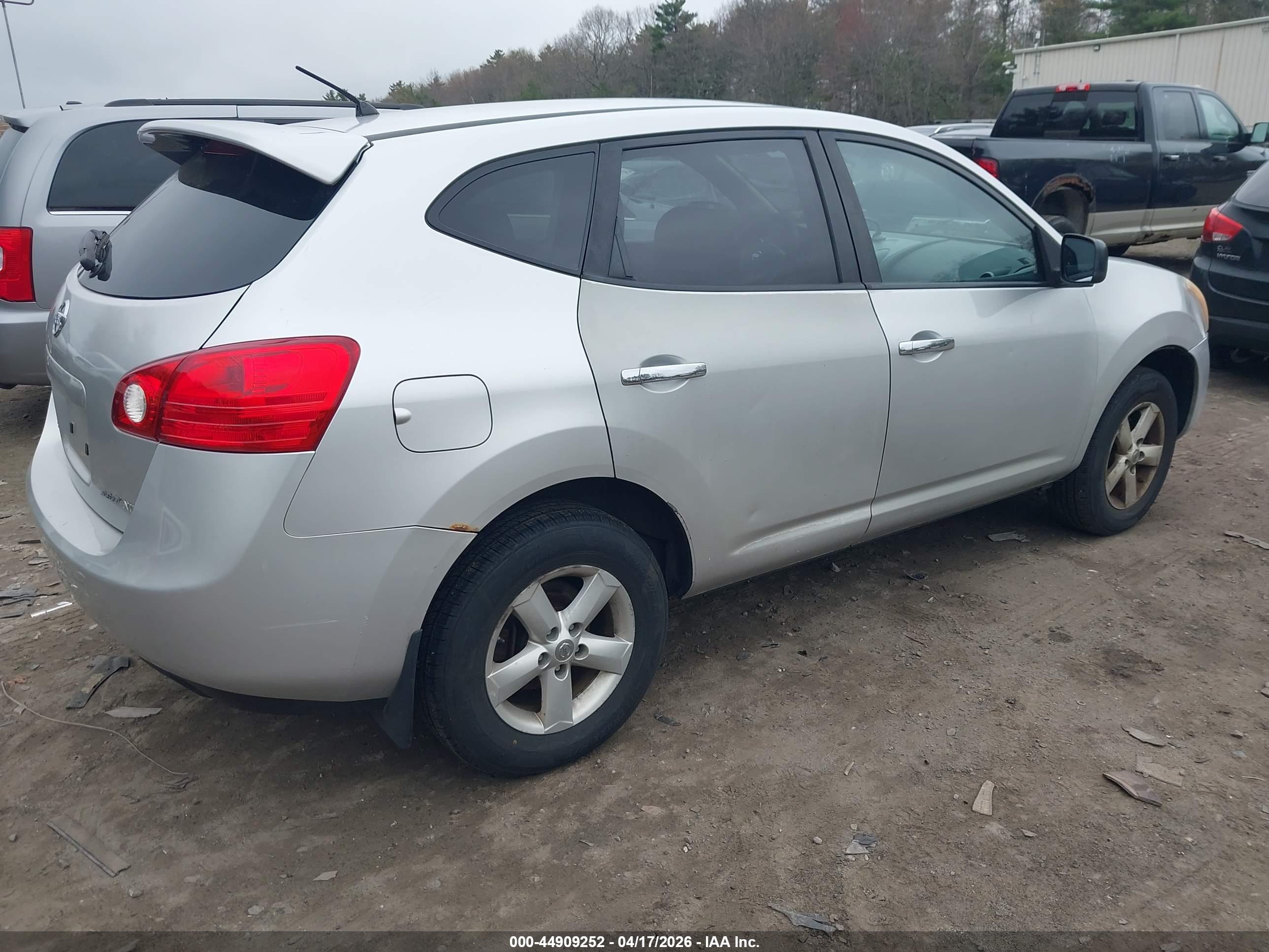 NISSAN ROGUE image 4