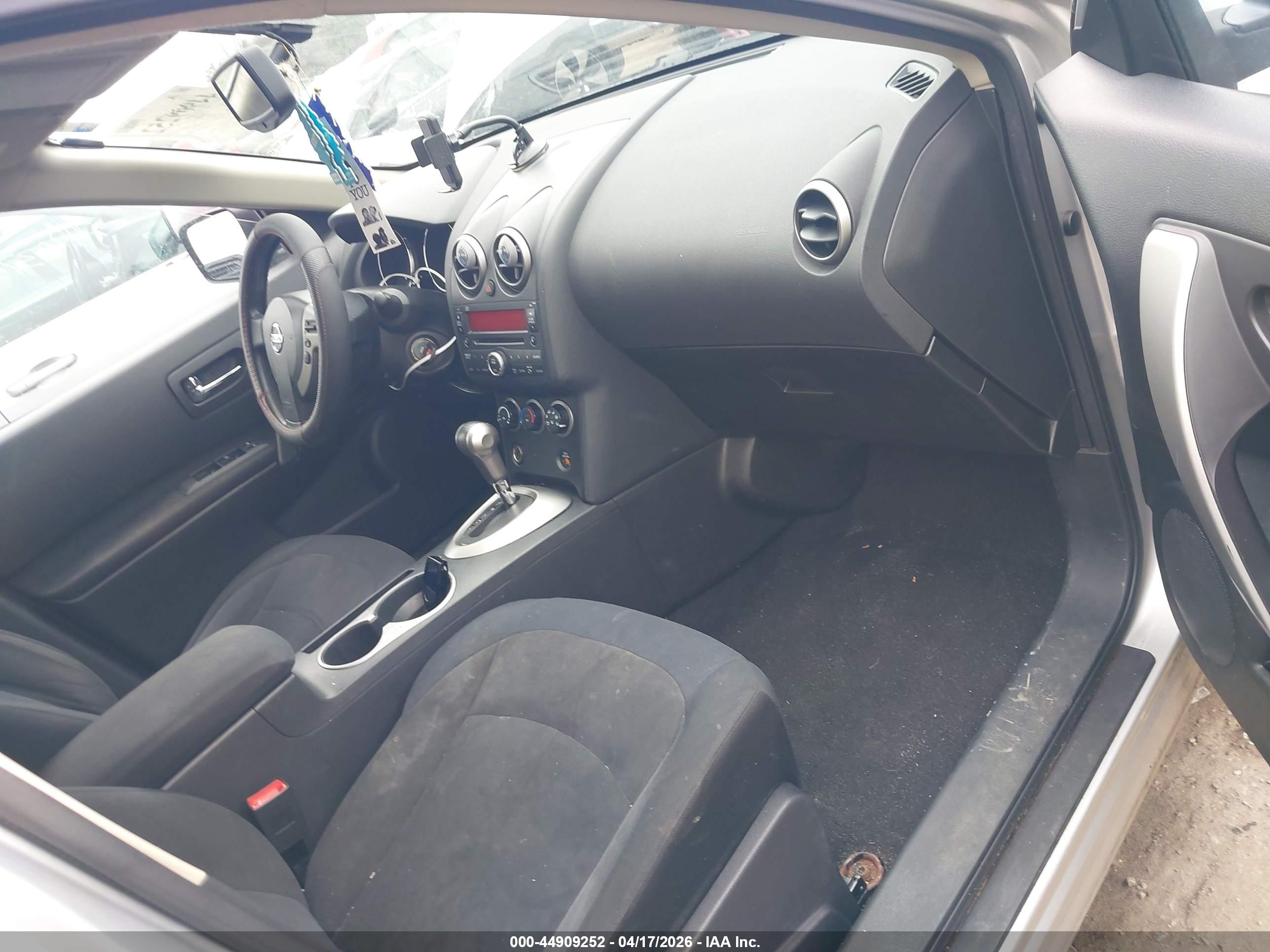 NISSAN ROGUE image 5