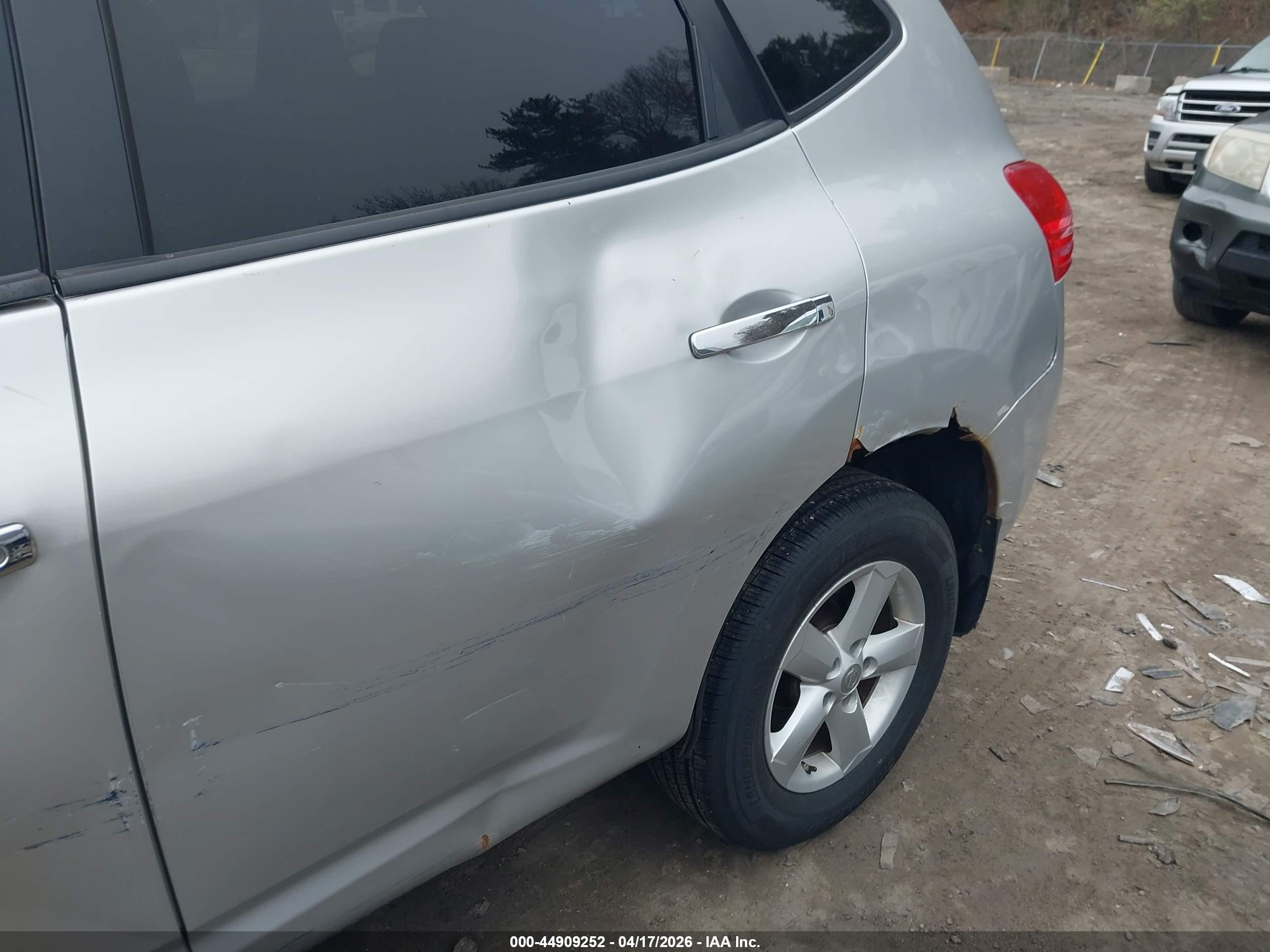 NISSAN ROGUE image 6