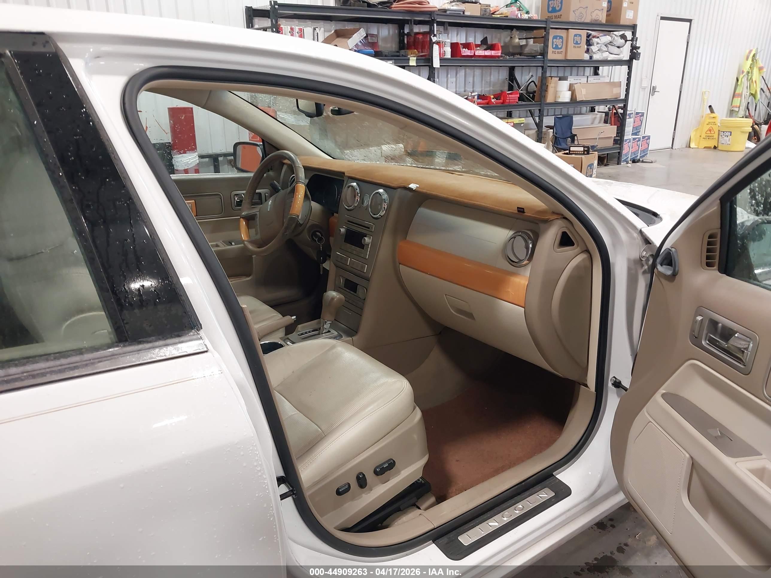 LINCOLN MKZ image 5