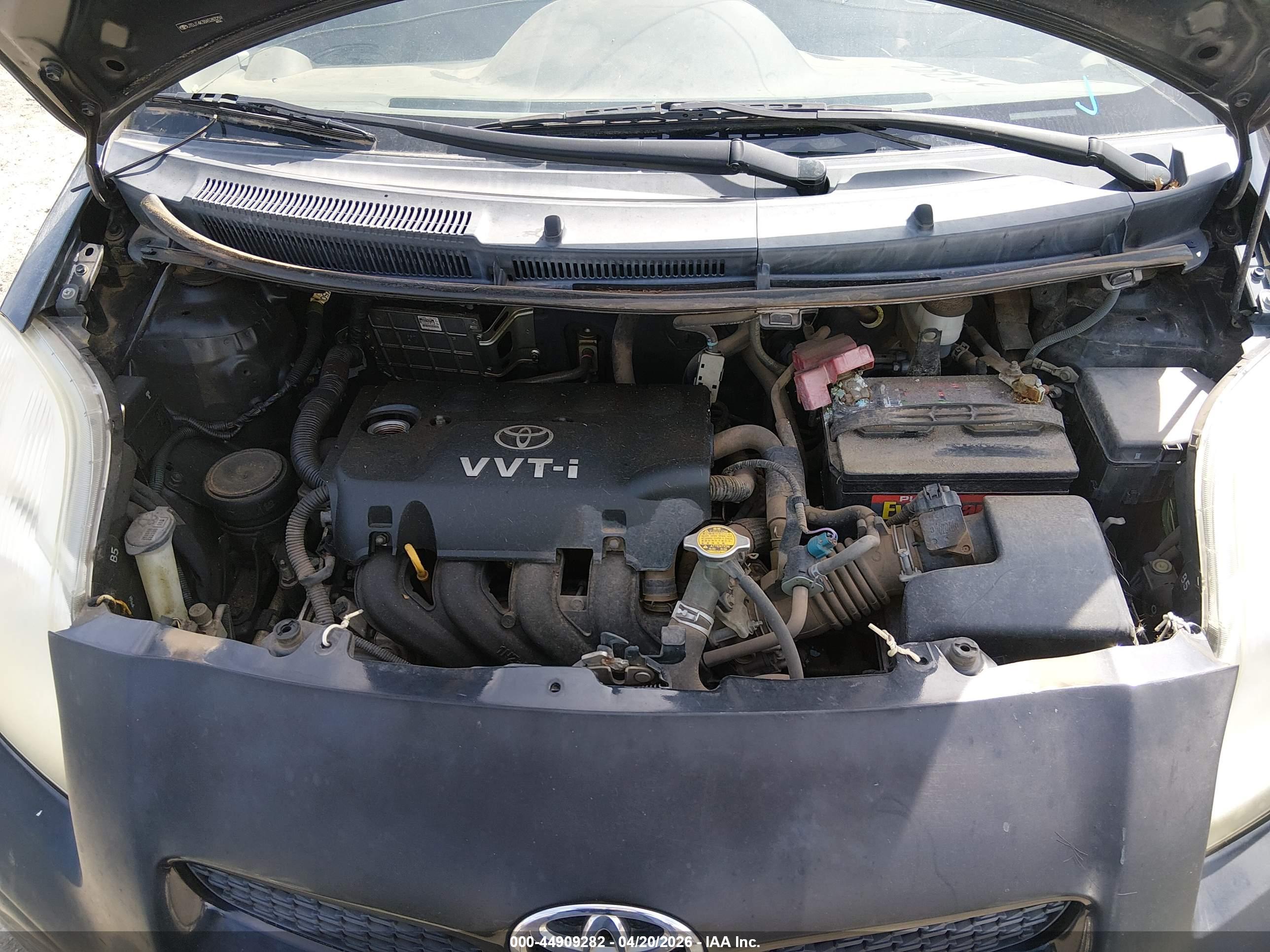 TOYOTA YARIS image 10