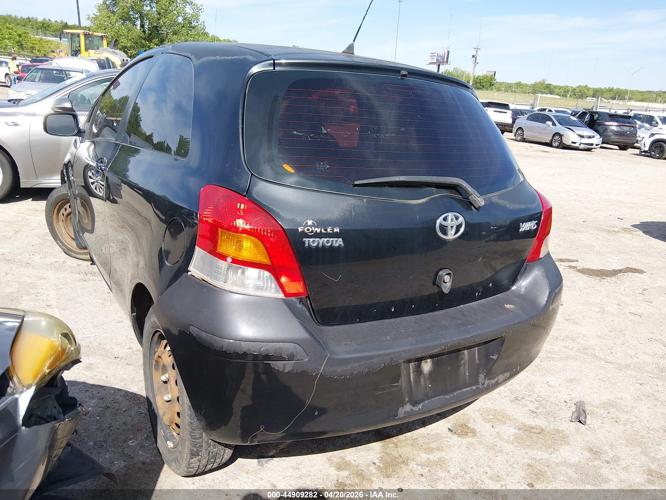 TOYOTA YARIS image 3