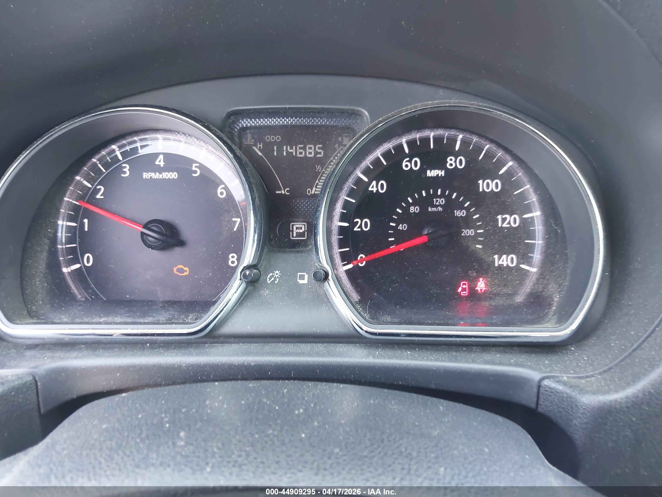 NISSAN VERSA image 7