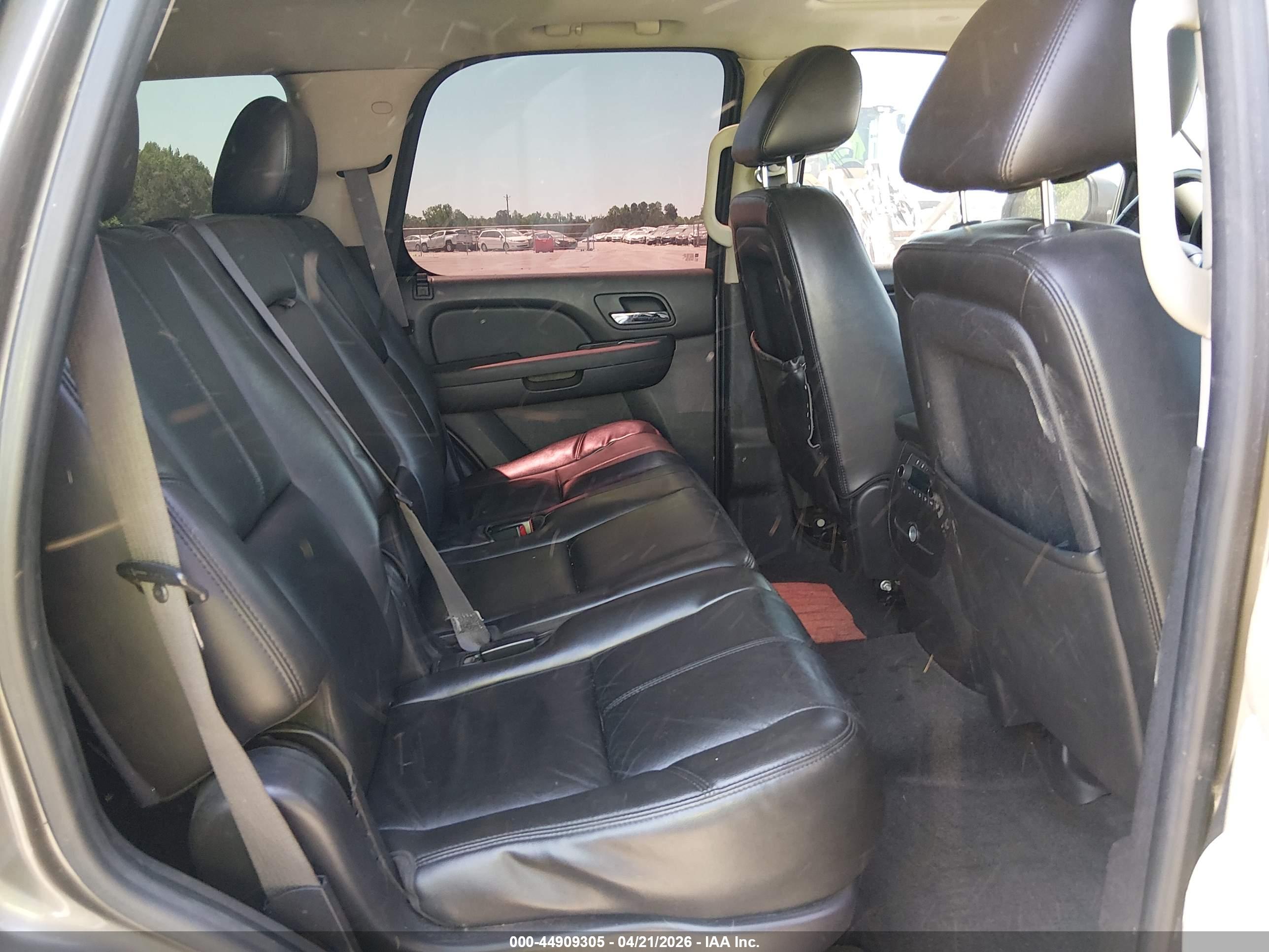 CHEVROLET TAHOE image 8