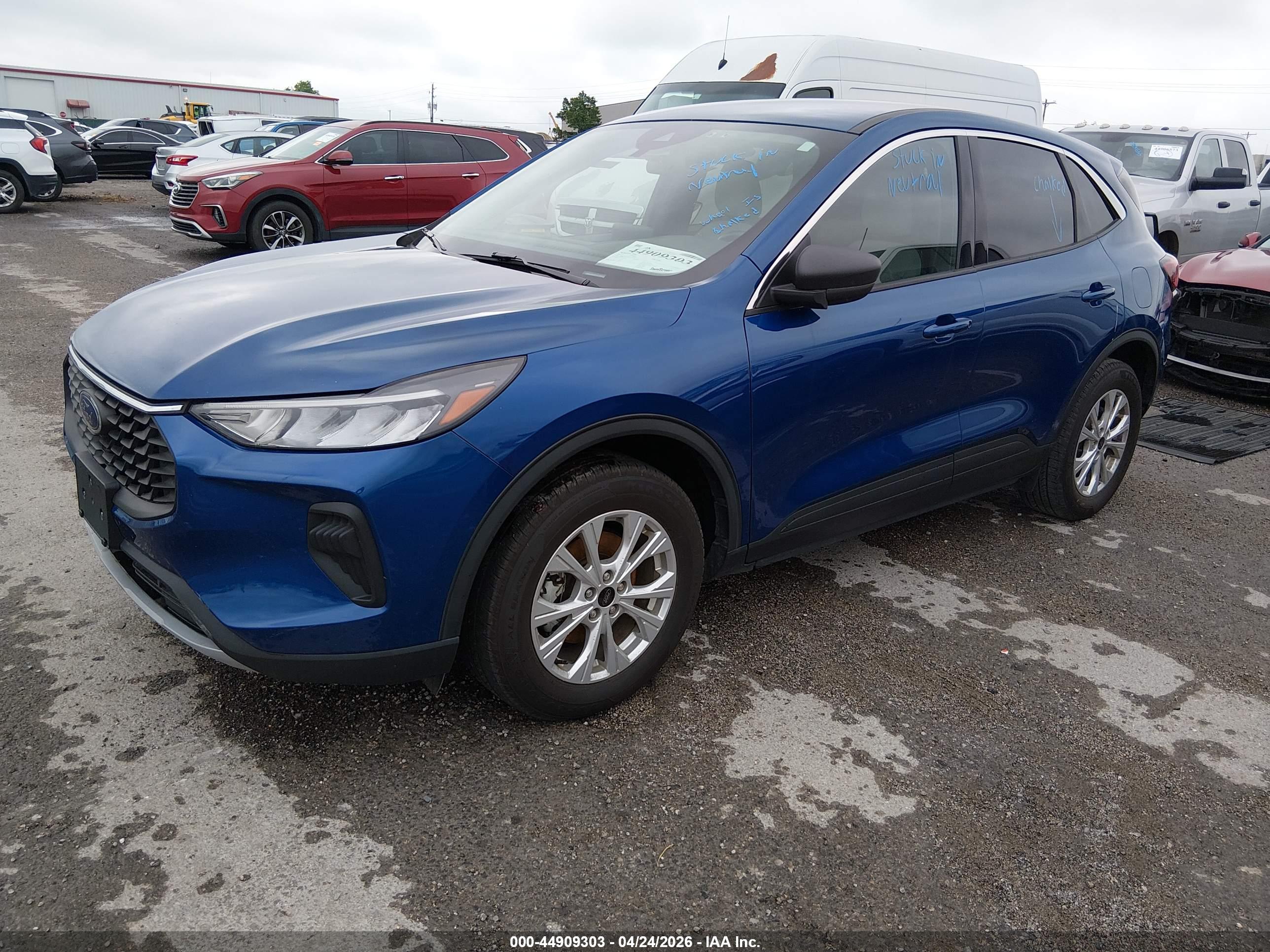 FORD ESCAPE image 2