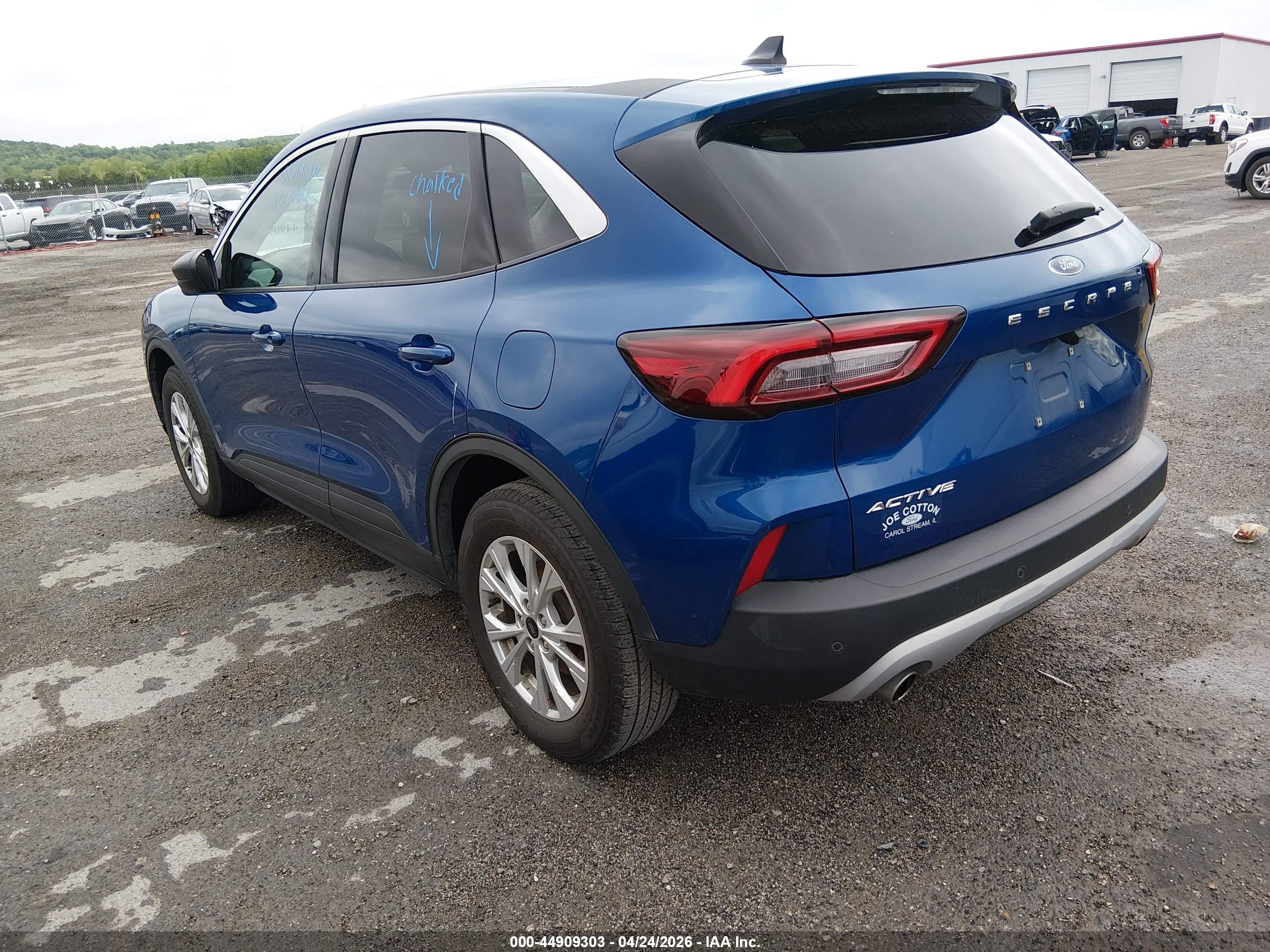 FORD ESCAPE image 3