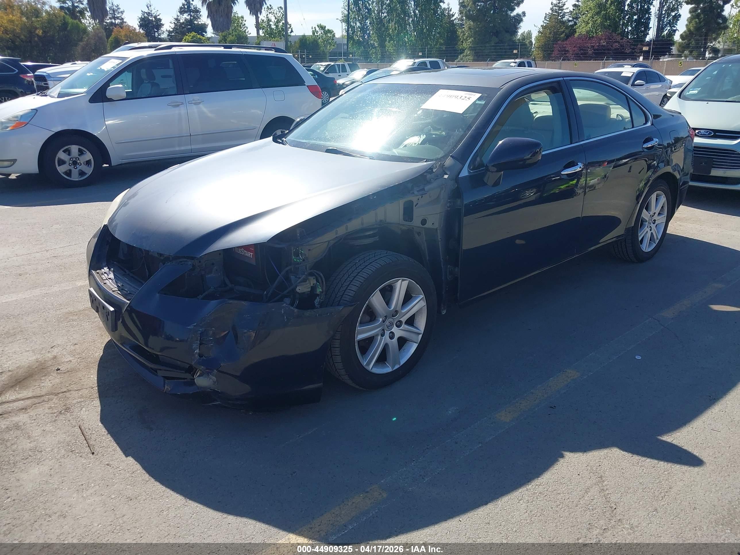 LEXUS ES image 2