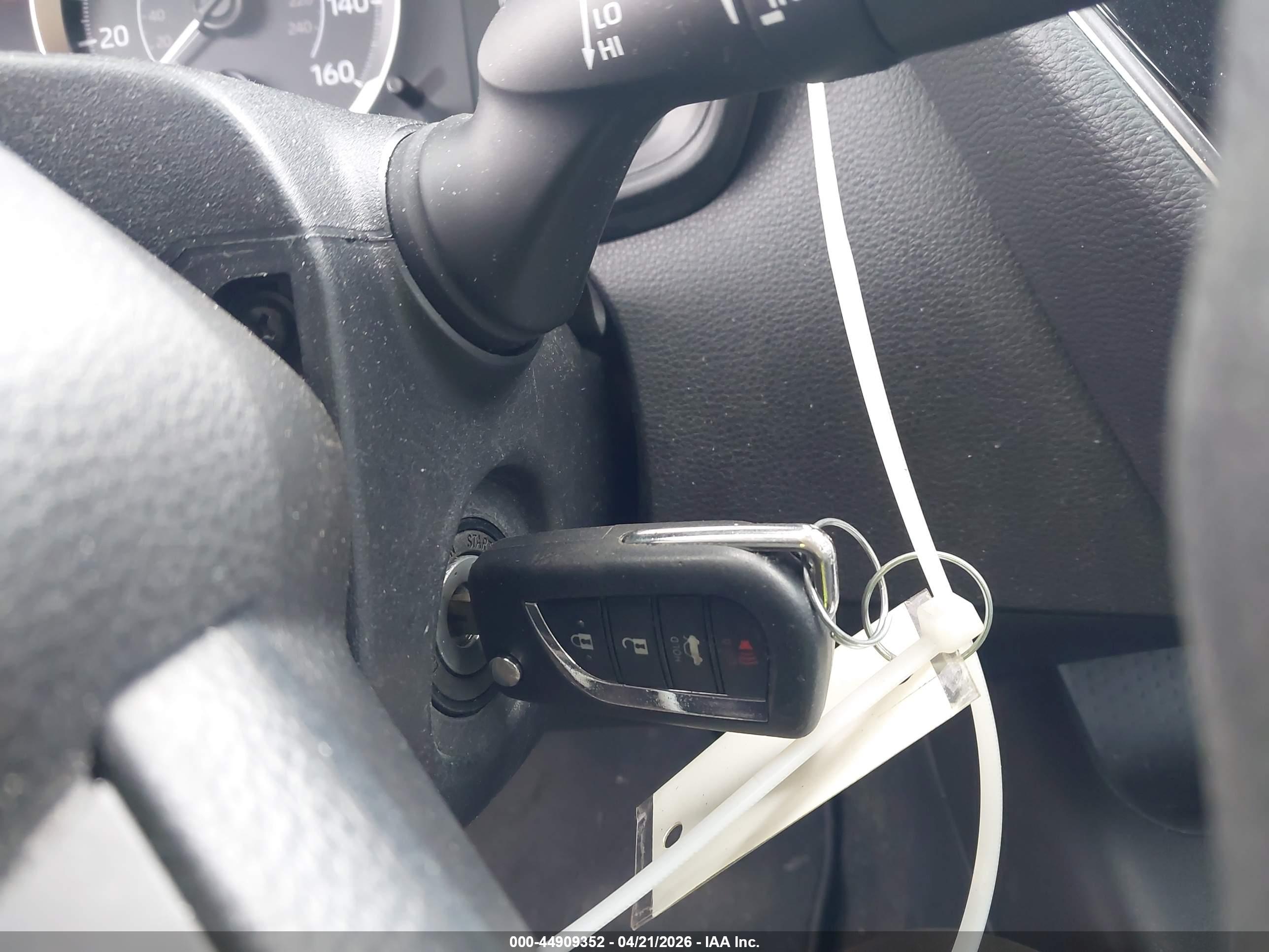 TOYOTA COROLLA image 11