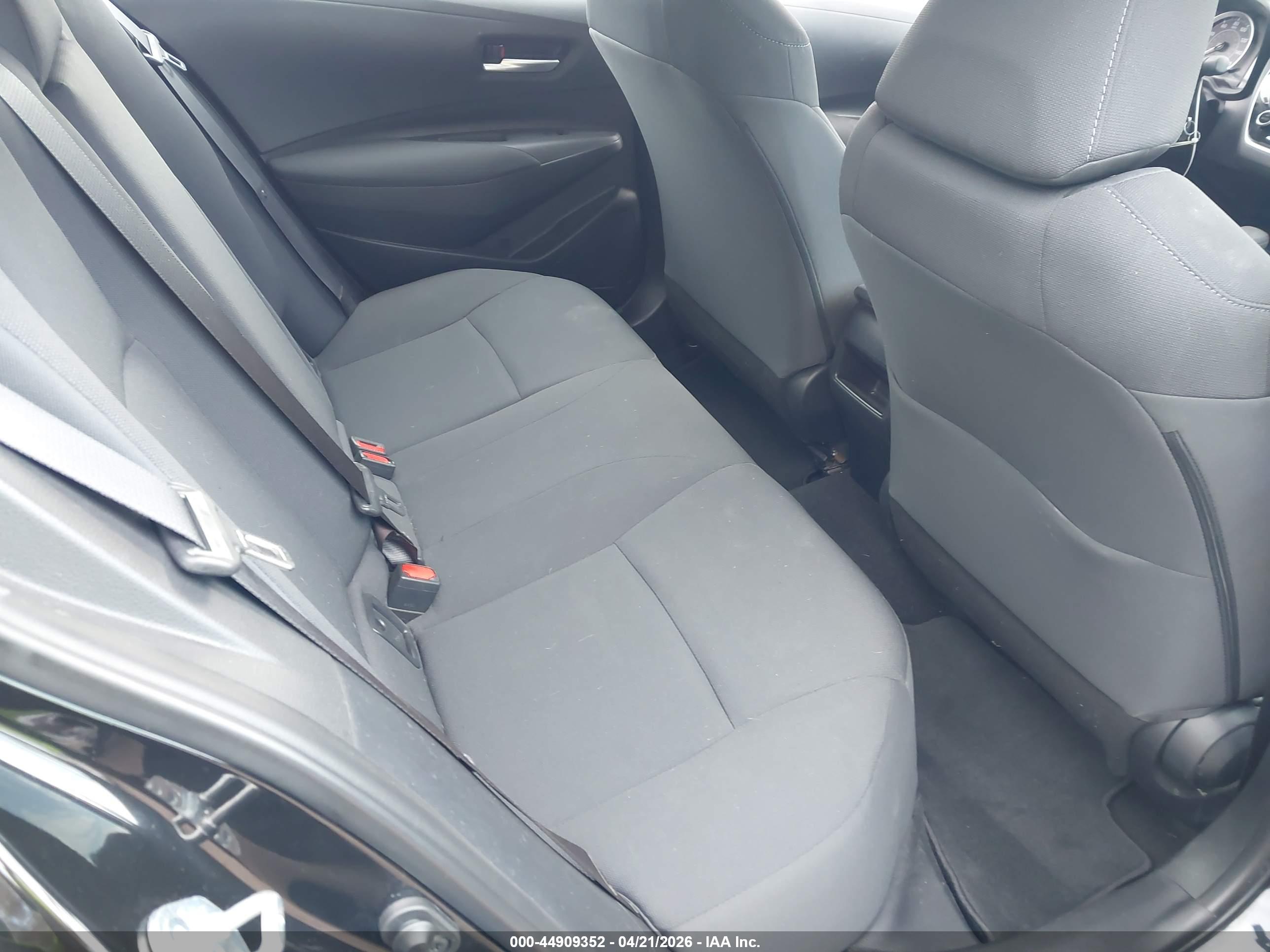TOYOTA COROLLA image 8