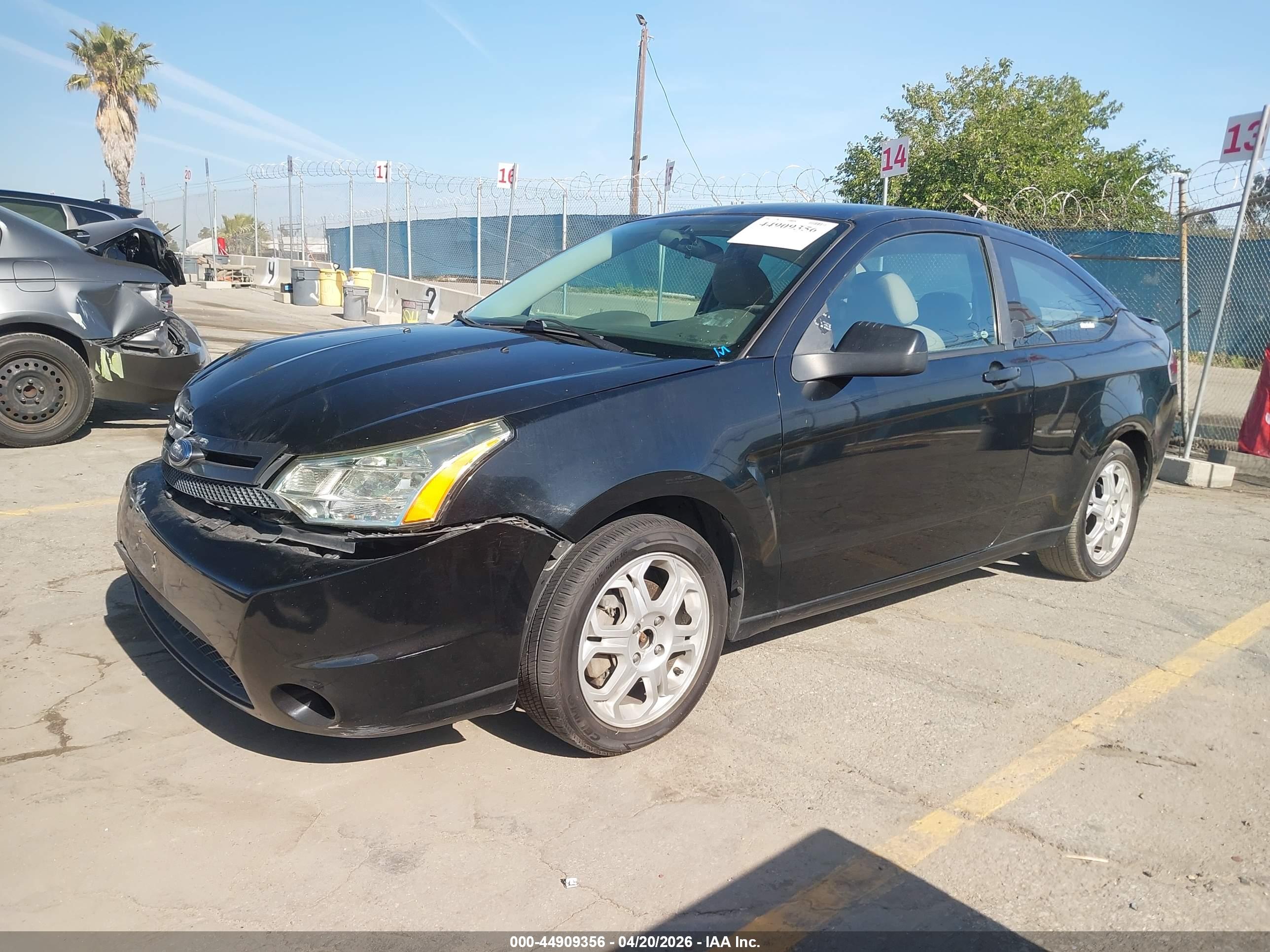 FORD FOCUS image 2