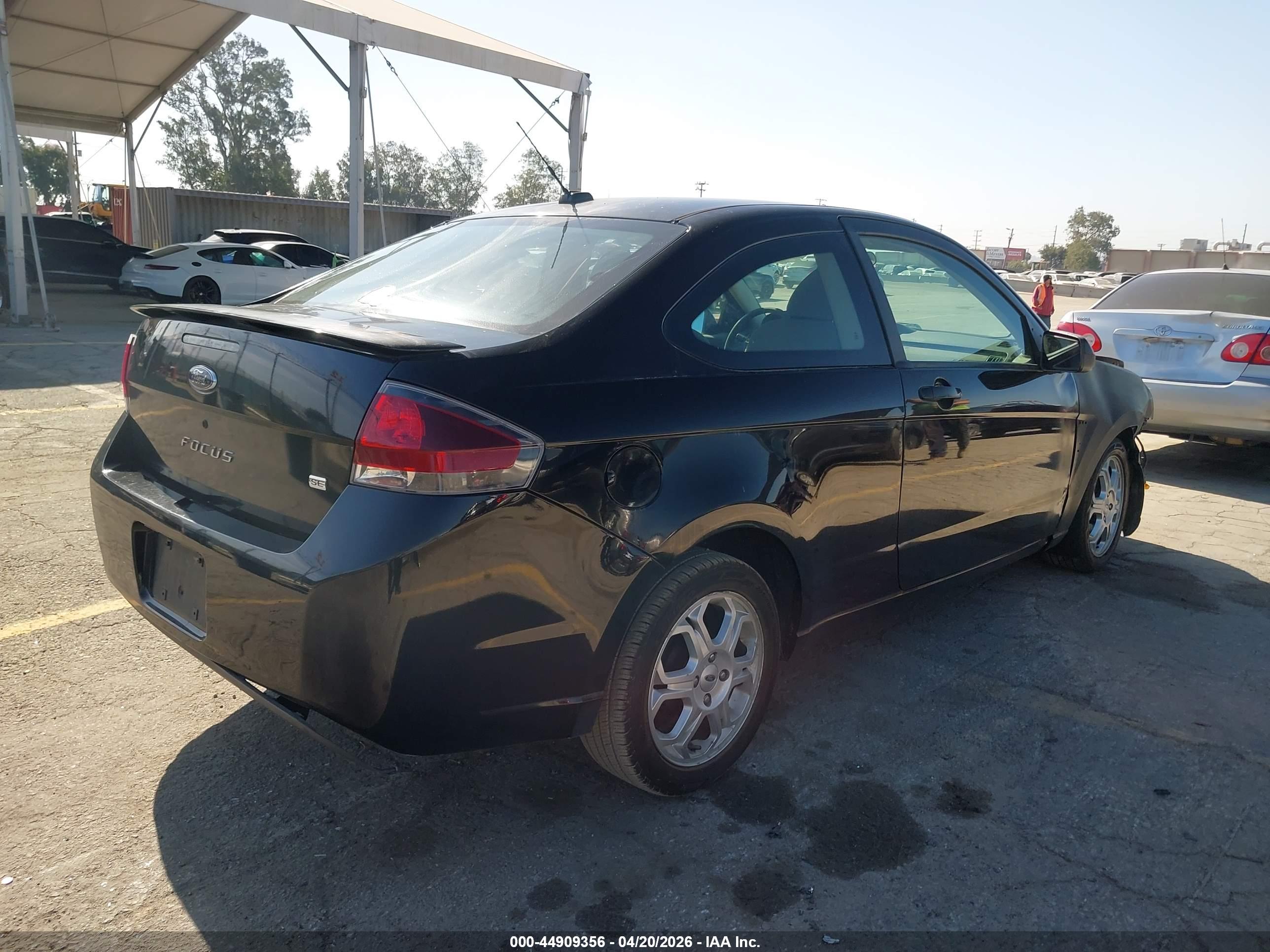 FORD FOCUS image 4