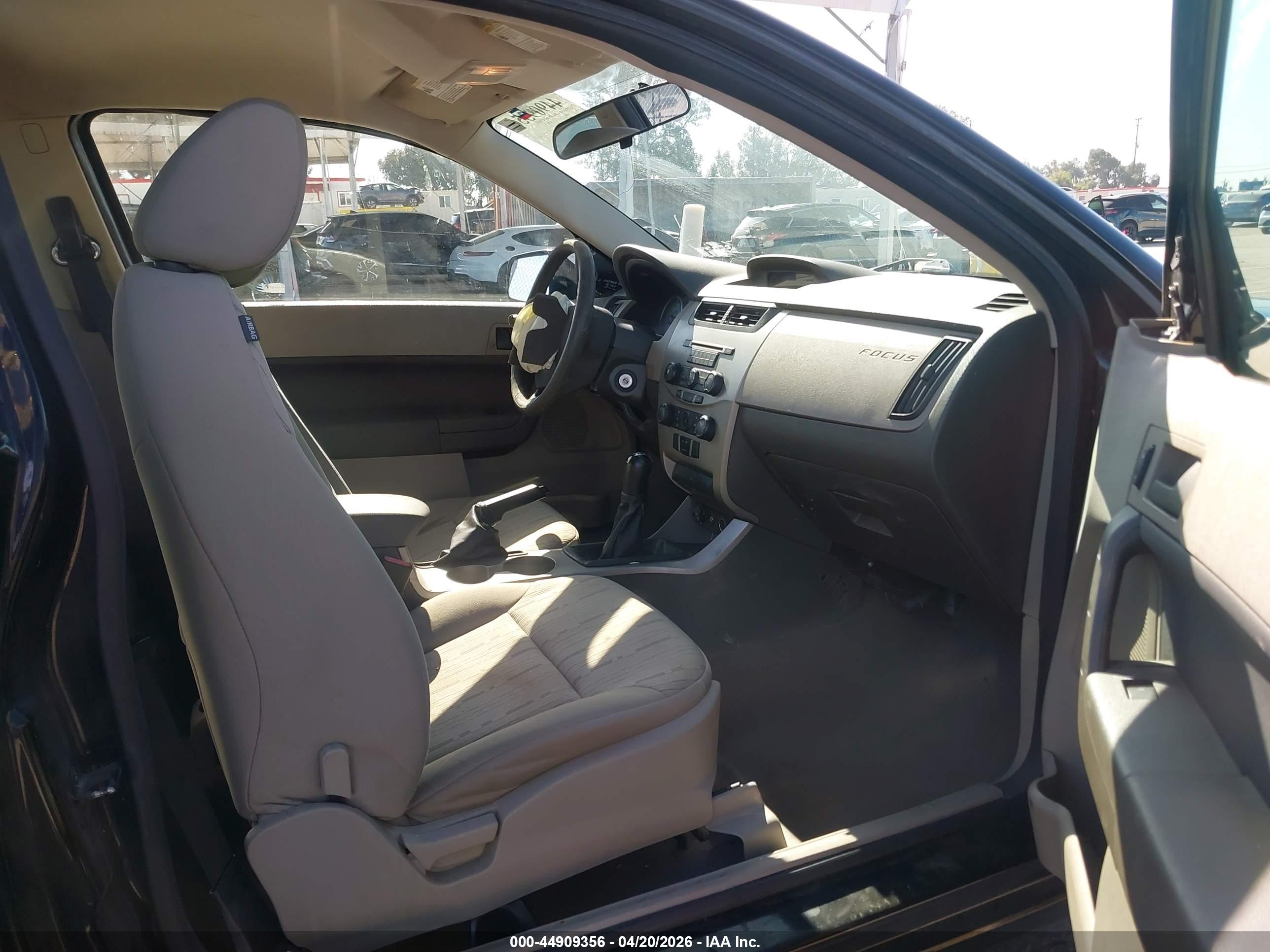 FORD FOCUS image 5