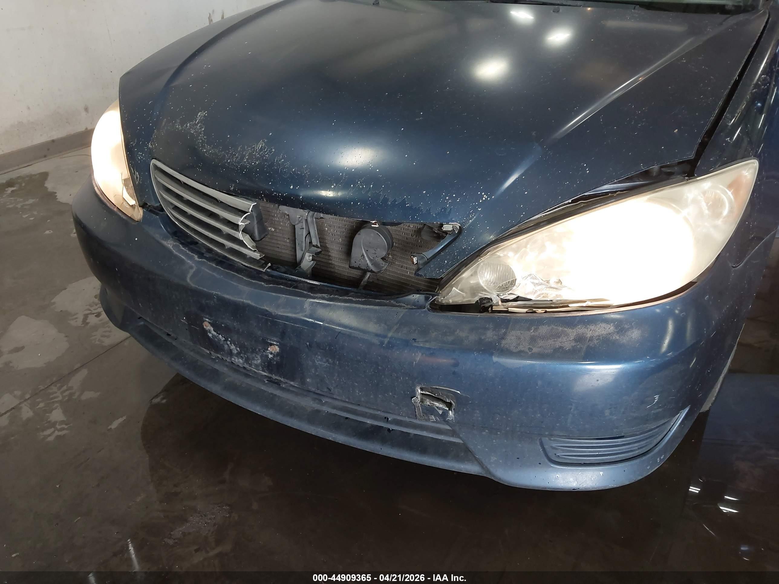 TOYOTA CAMRY image 6