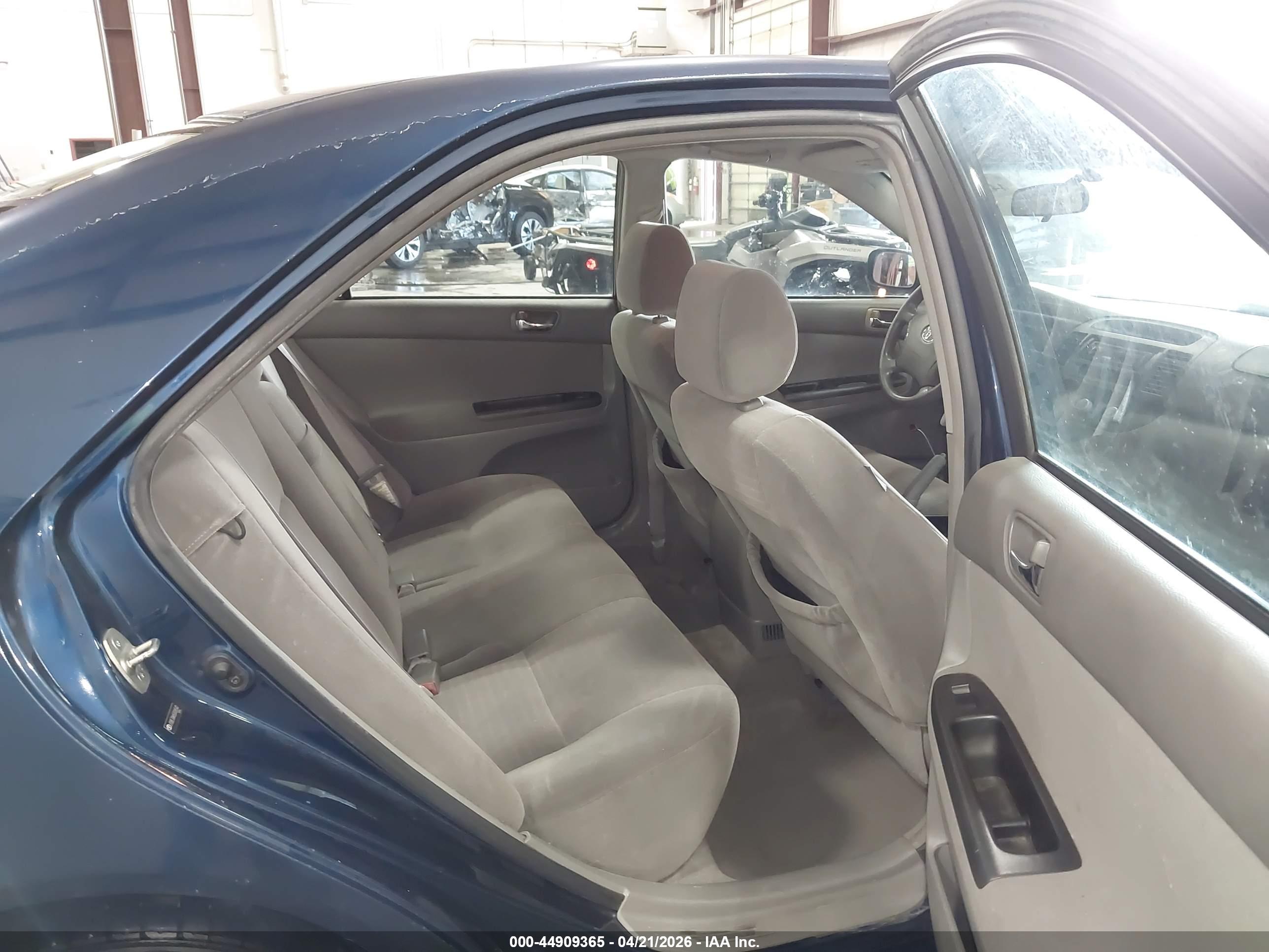 TOYOTA CAMRY image 8