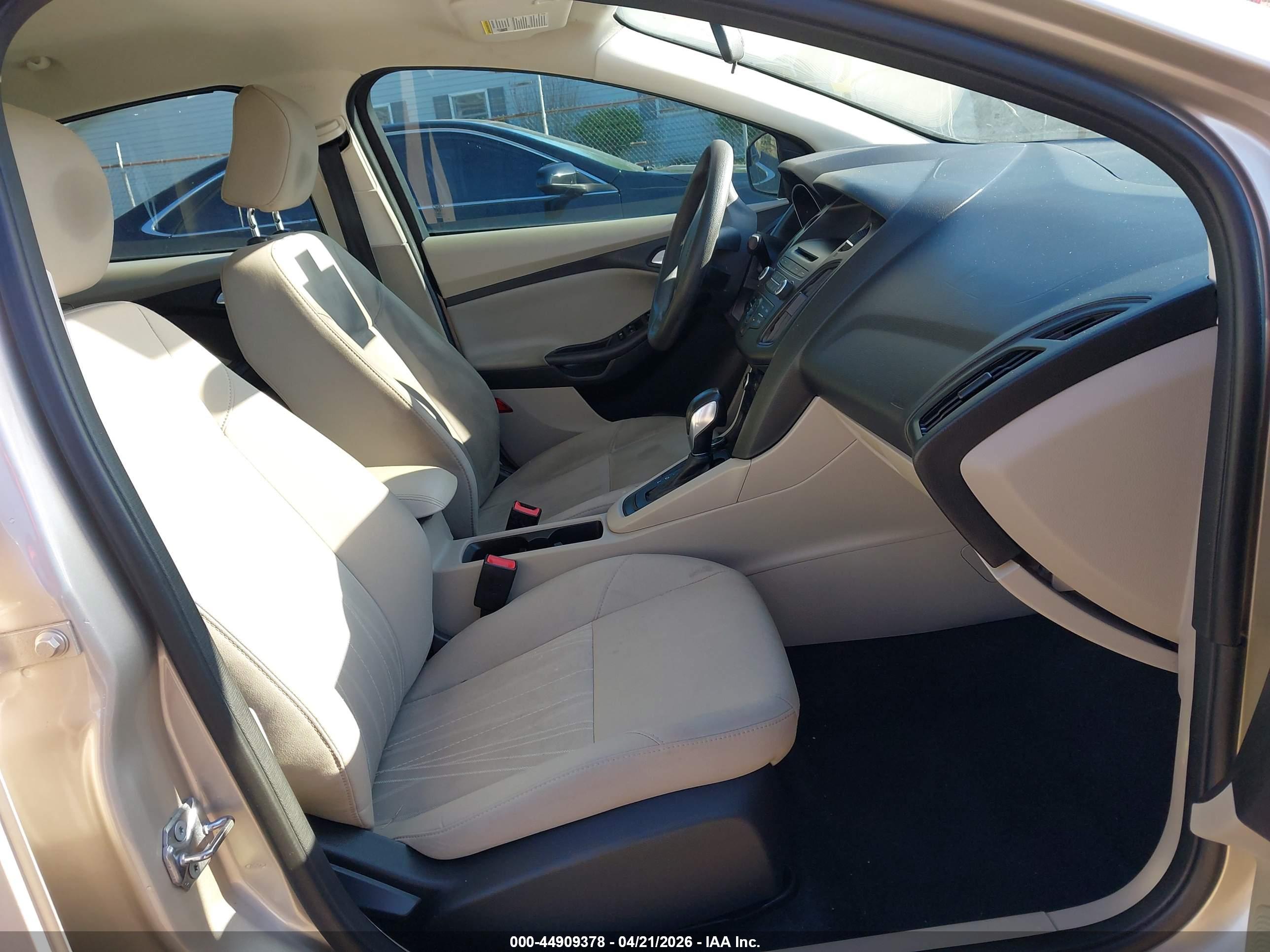 FORD FOCUS image 5