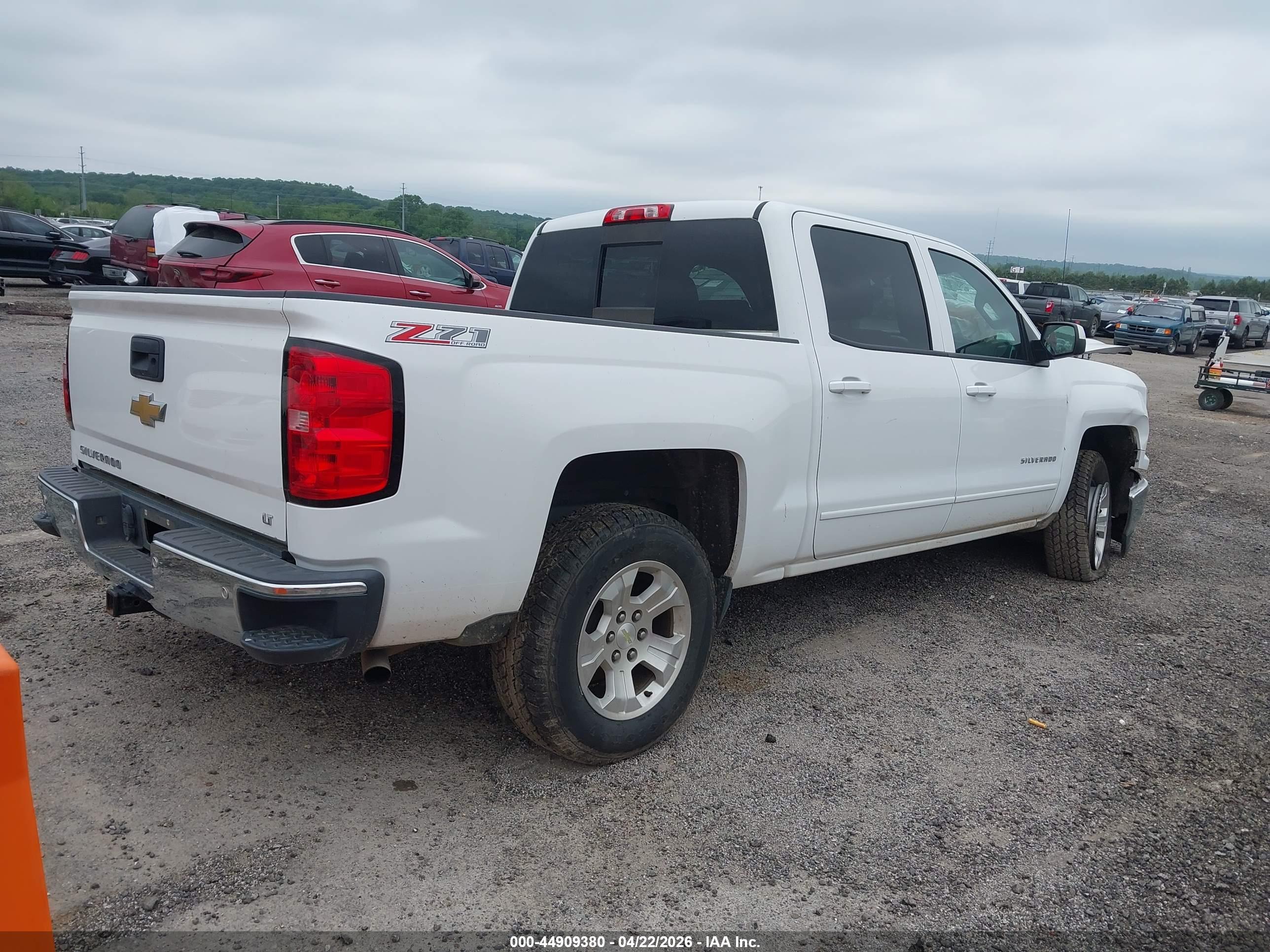CHEVROLET SILVERADO image 4