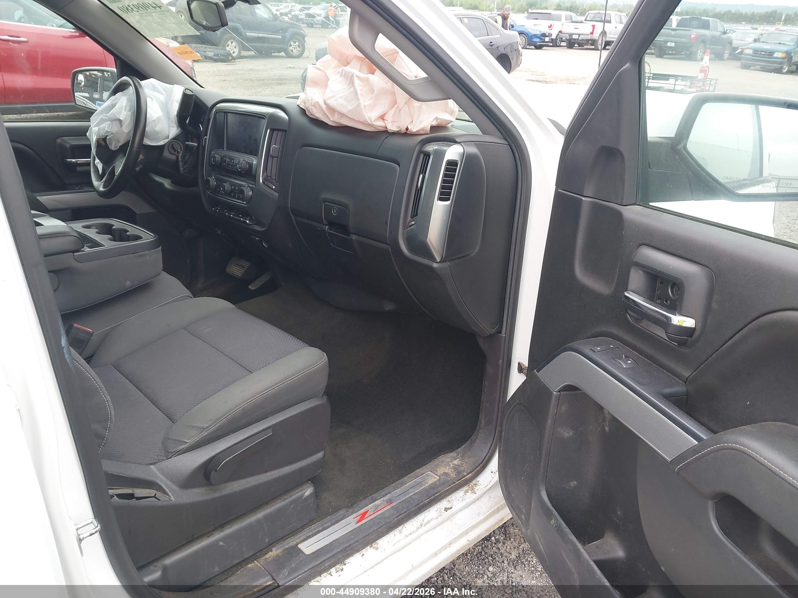CHEVROLET SILVERADO image 5