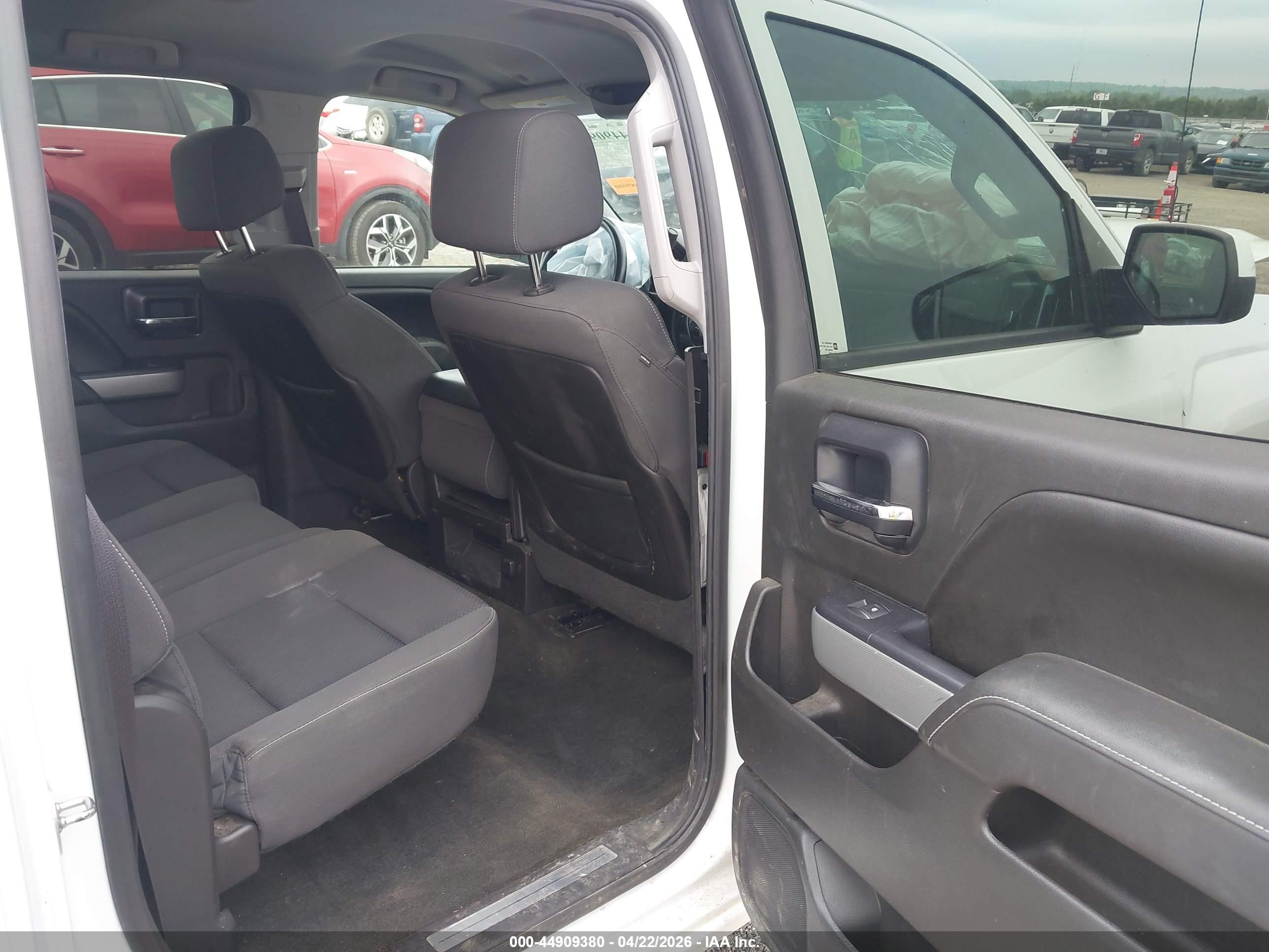 CHEVROLET SILVERADO image 8
