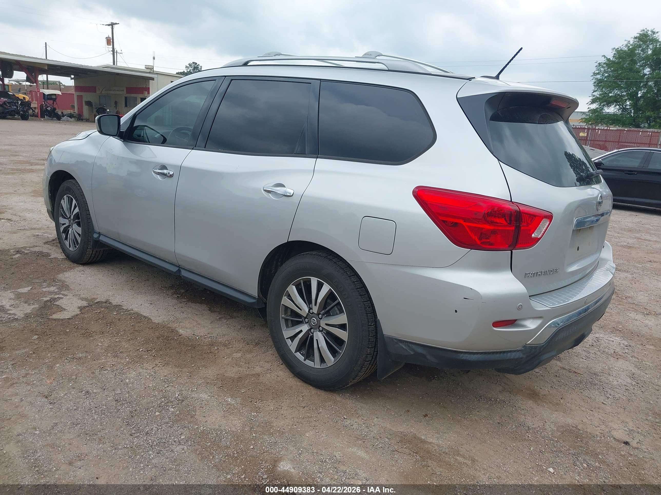 NISSAN PATHFINDER image 3